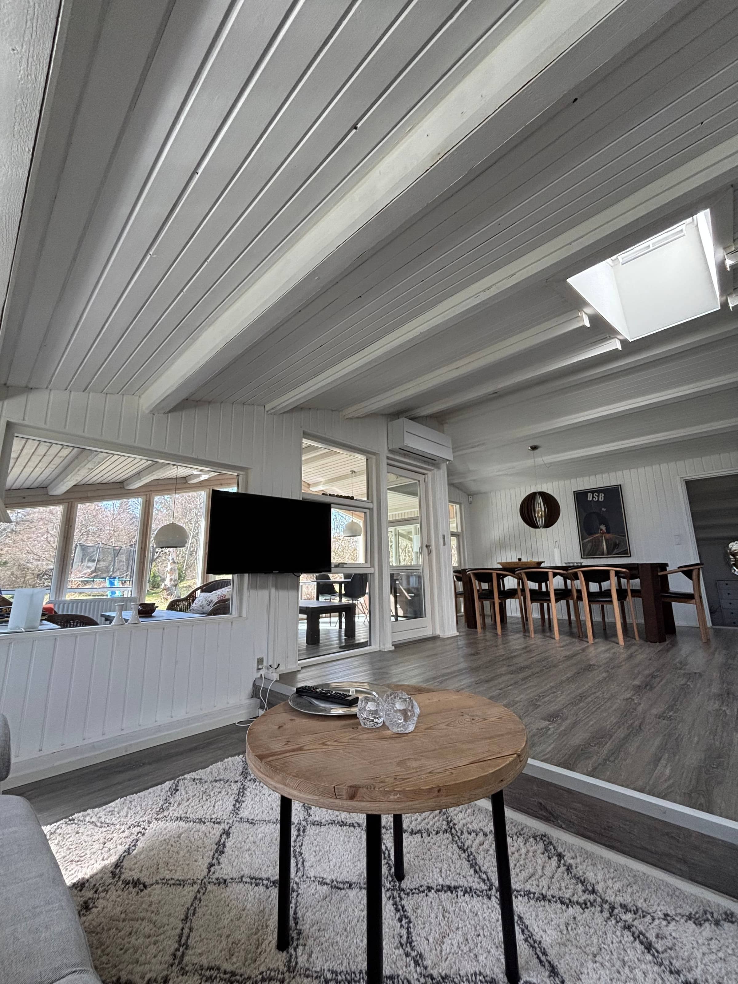 Lyst sommerhus  kun 300 meter fra vandet billede 2