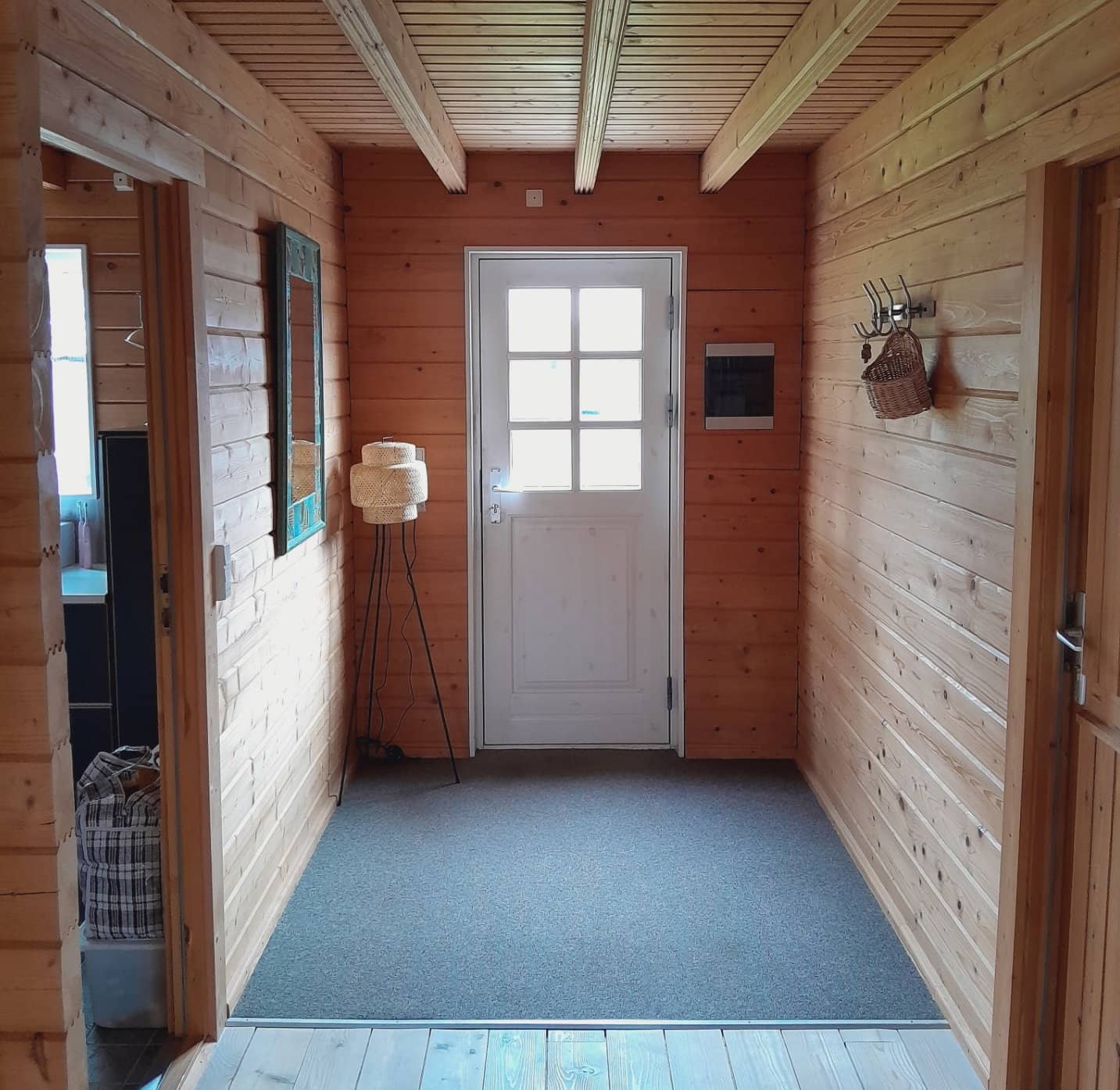 Hyggeligt bjælkehus tæt på strand og skov billede 4