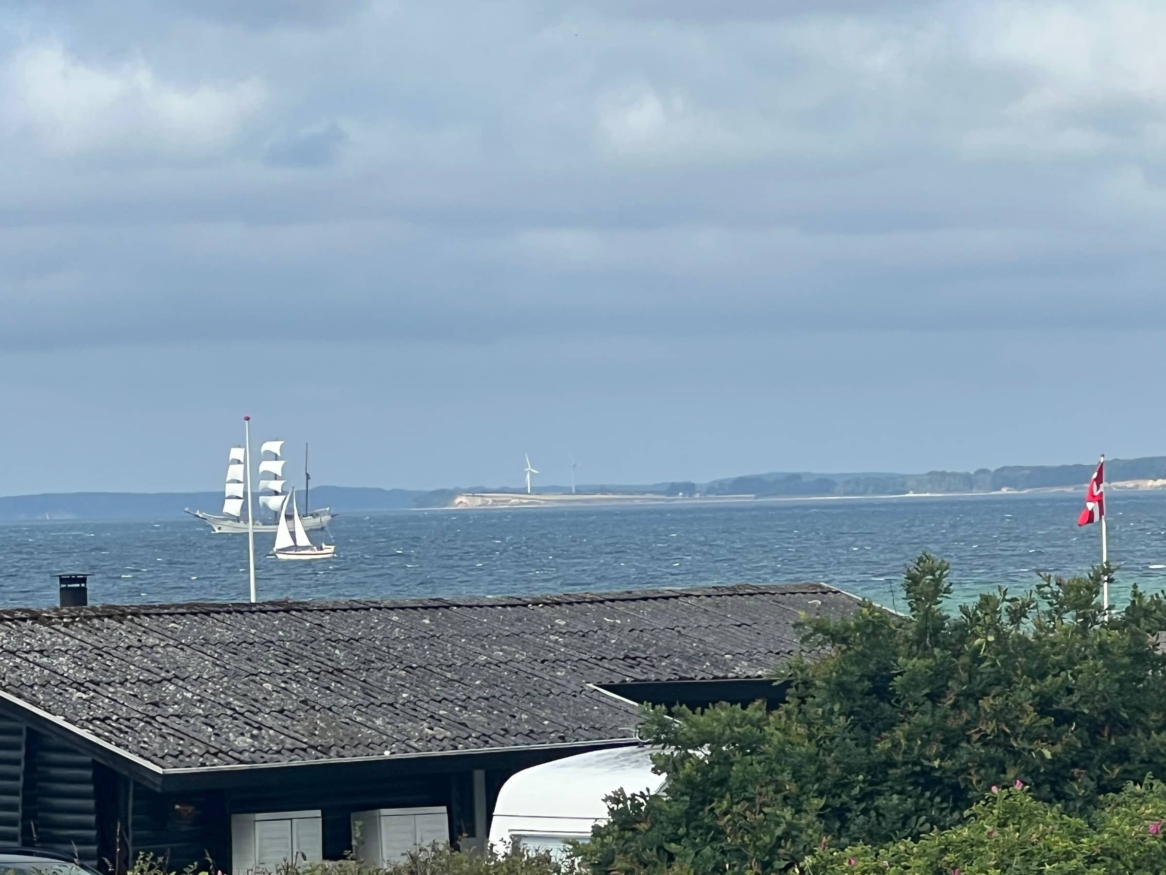 Dejligt sommerhus med skøn udsigt billede 5