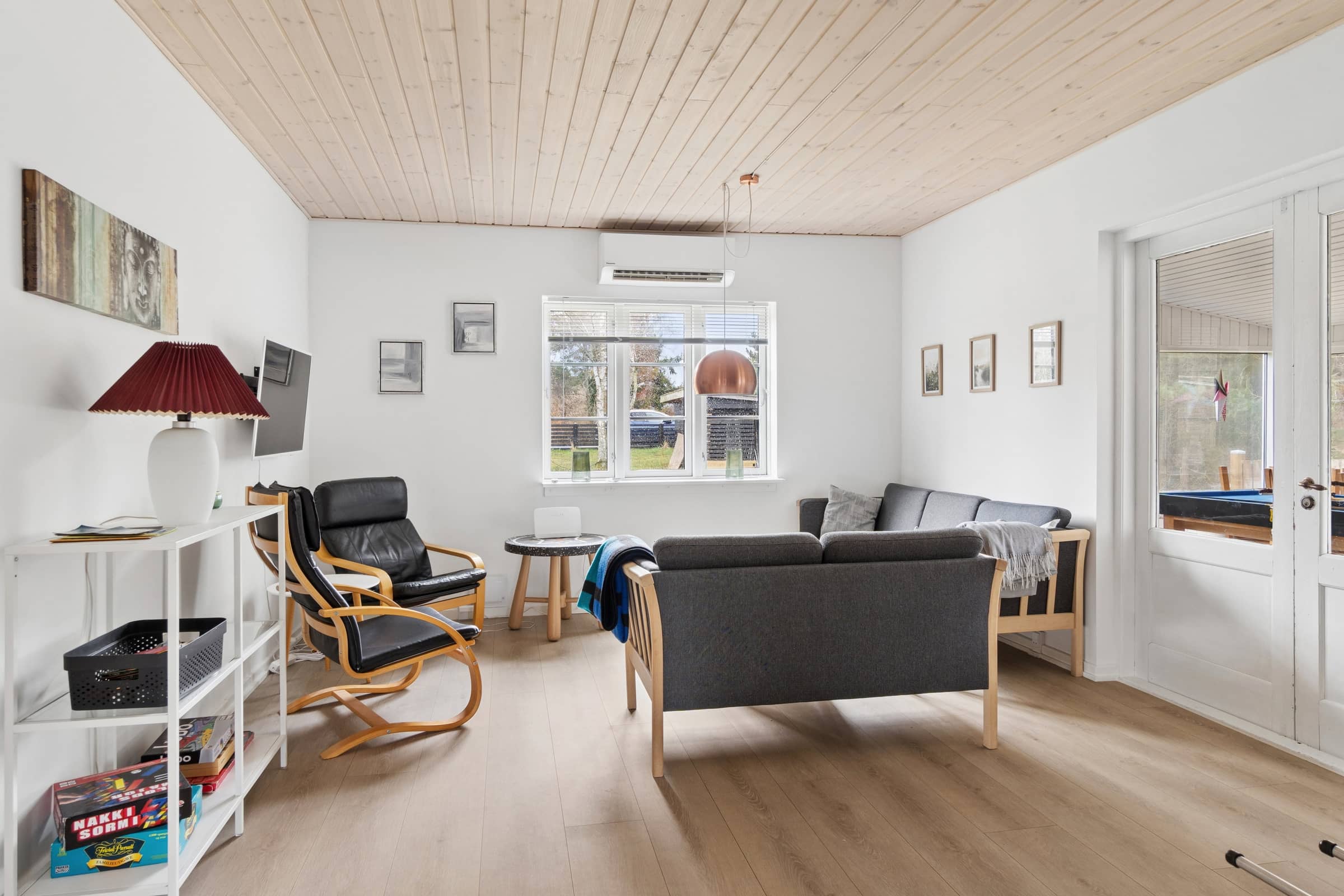 Aktiv ferie i stort sommerhus med have billede 2