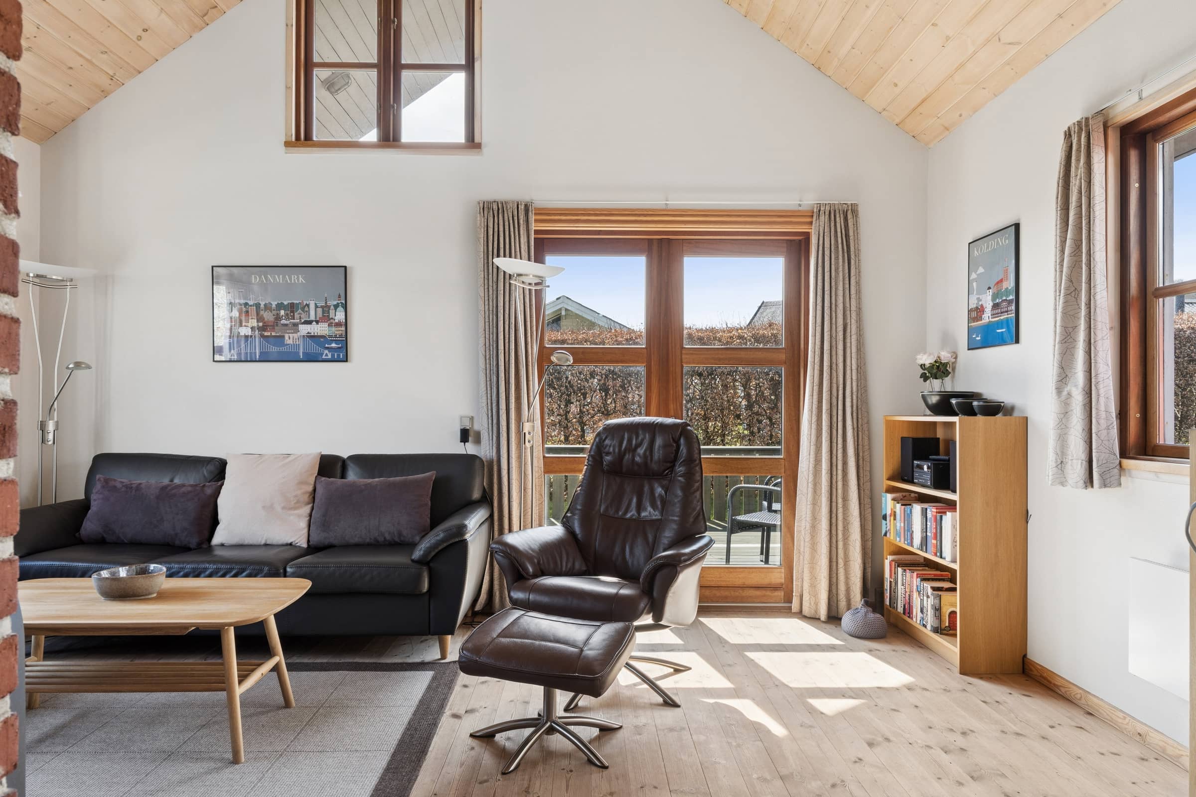 Hyggeligt sommerhus nær skov og strand billede 4
