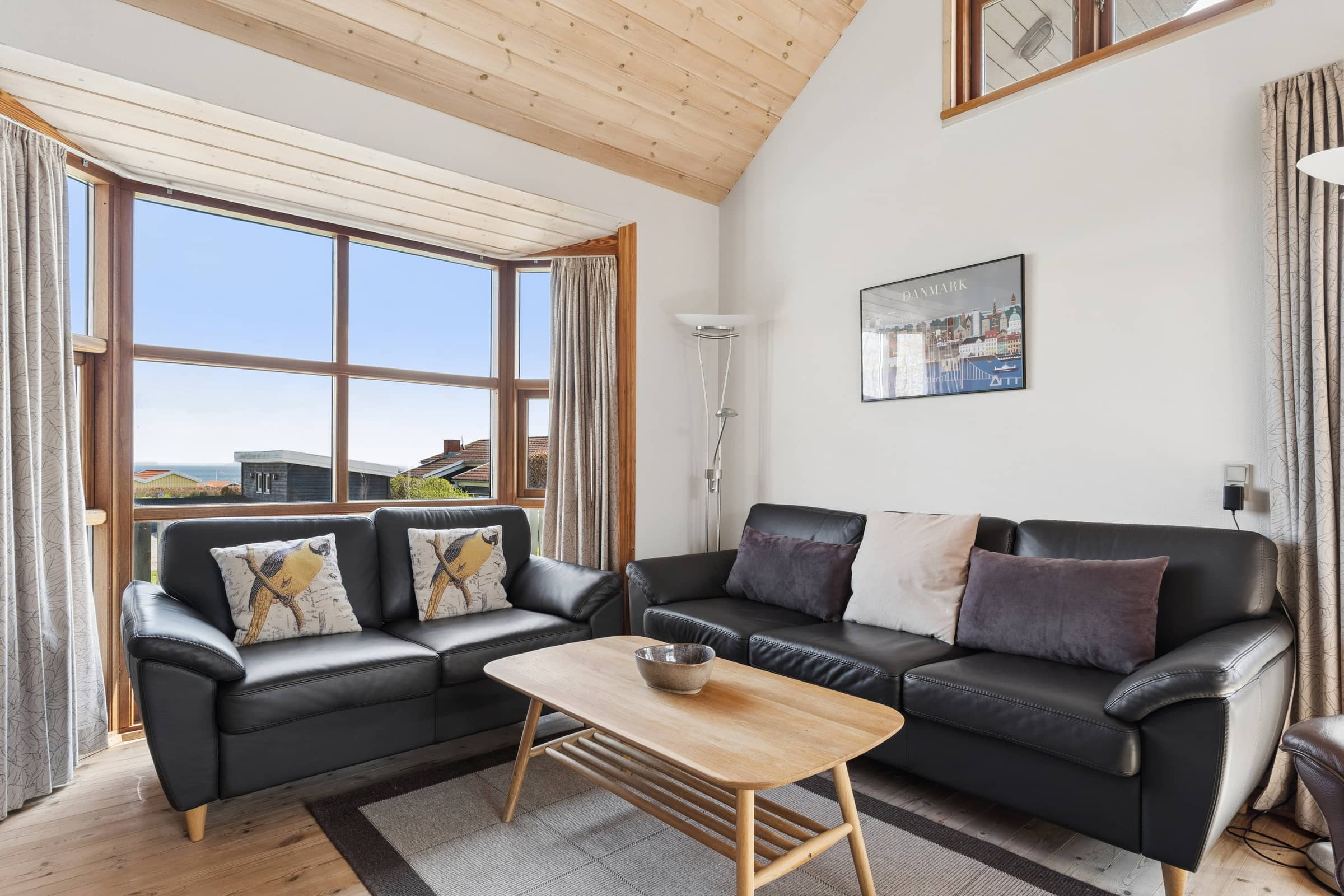 Hyggeligt sommerhus nær skov og strand billede 3