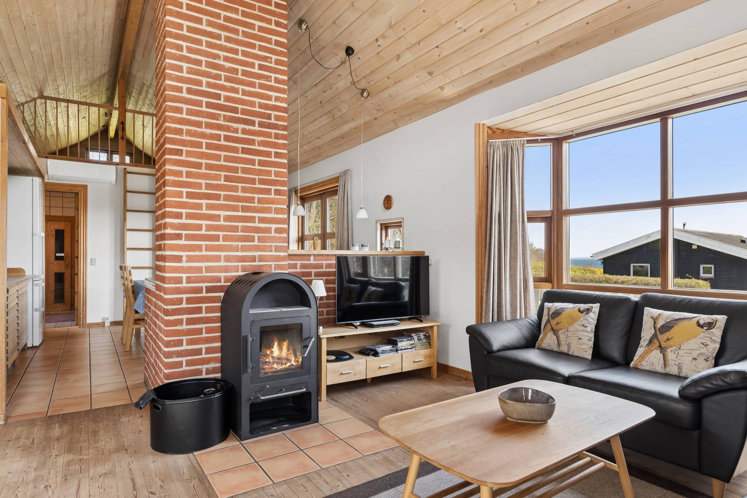 Hyggeligt sommerhus nær skov og strand billede 5