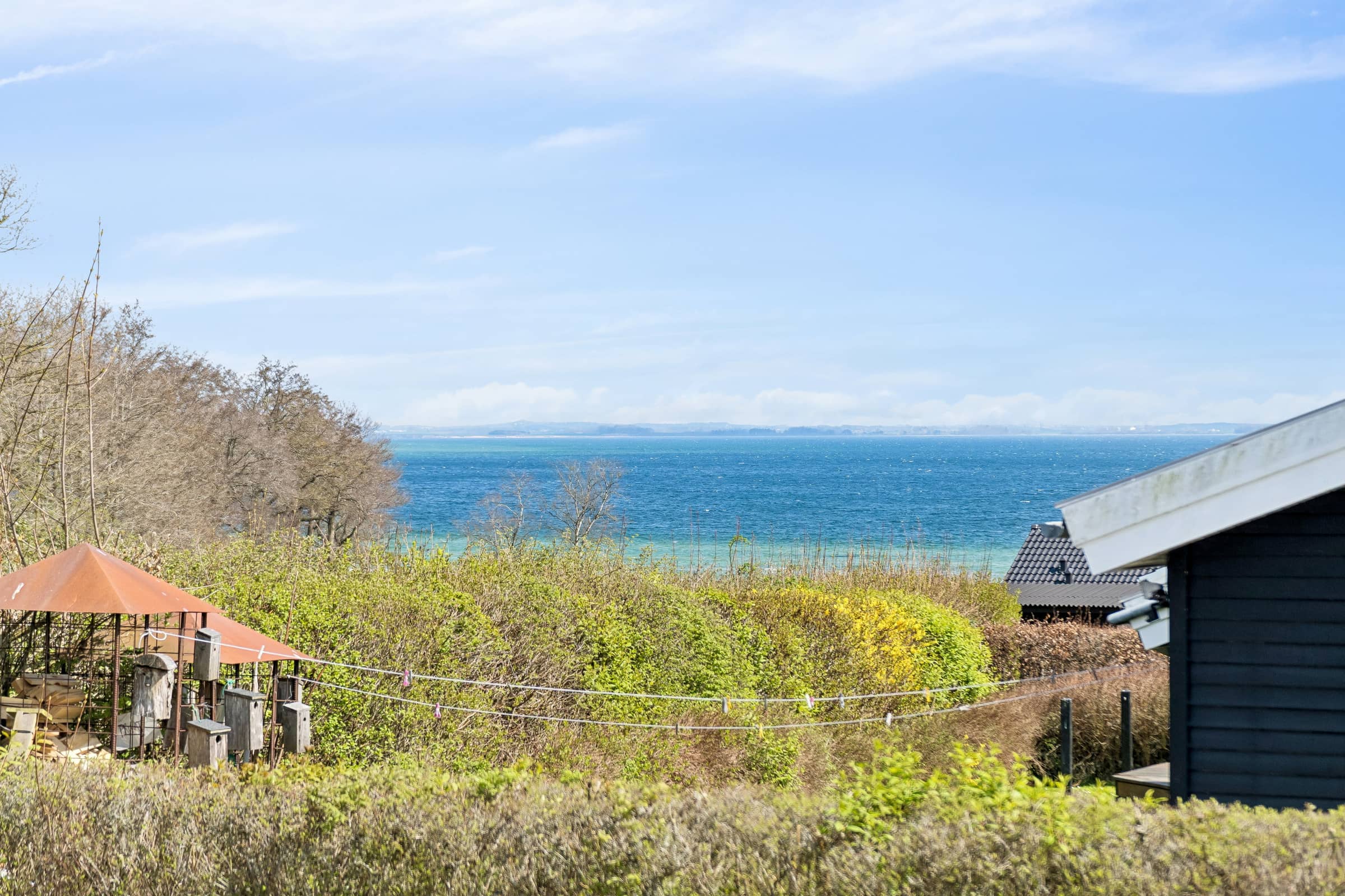 Hyggeligt sommerhus nær skov og strand billede 2