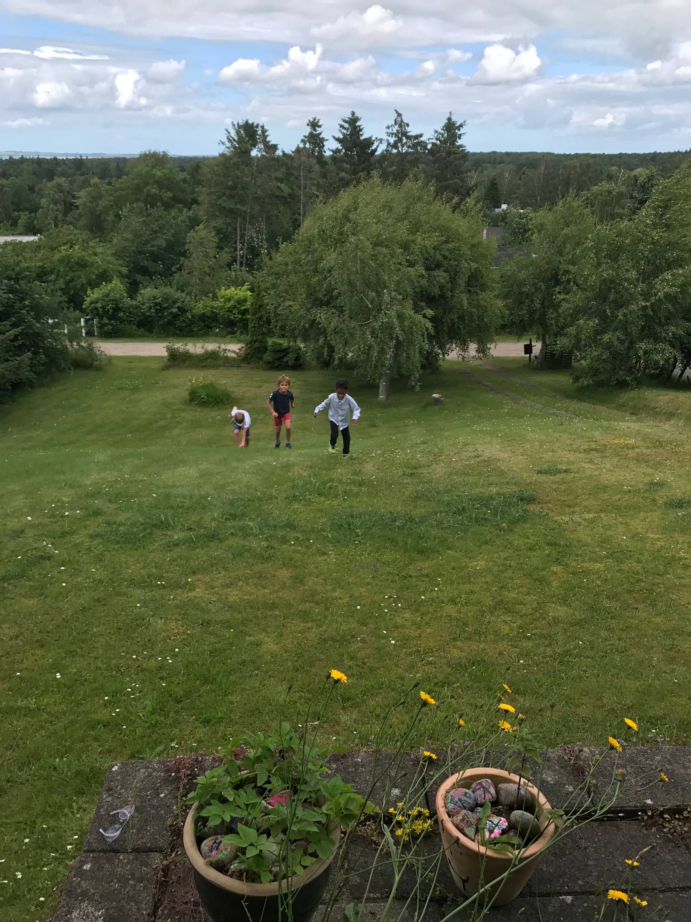 Fantastisk udsigt og ro i hyggeligt sommerhus billede 3