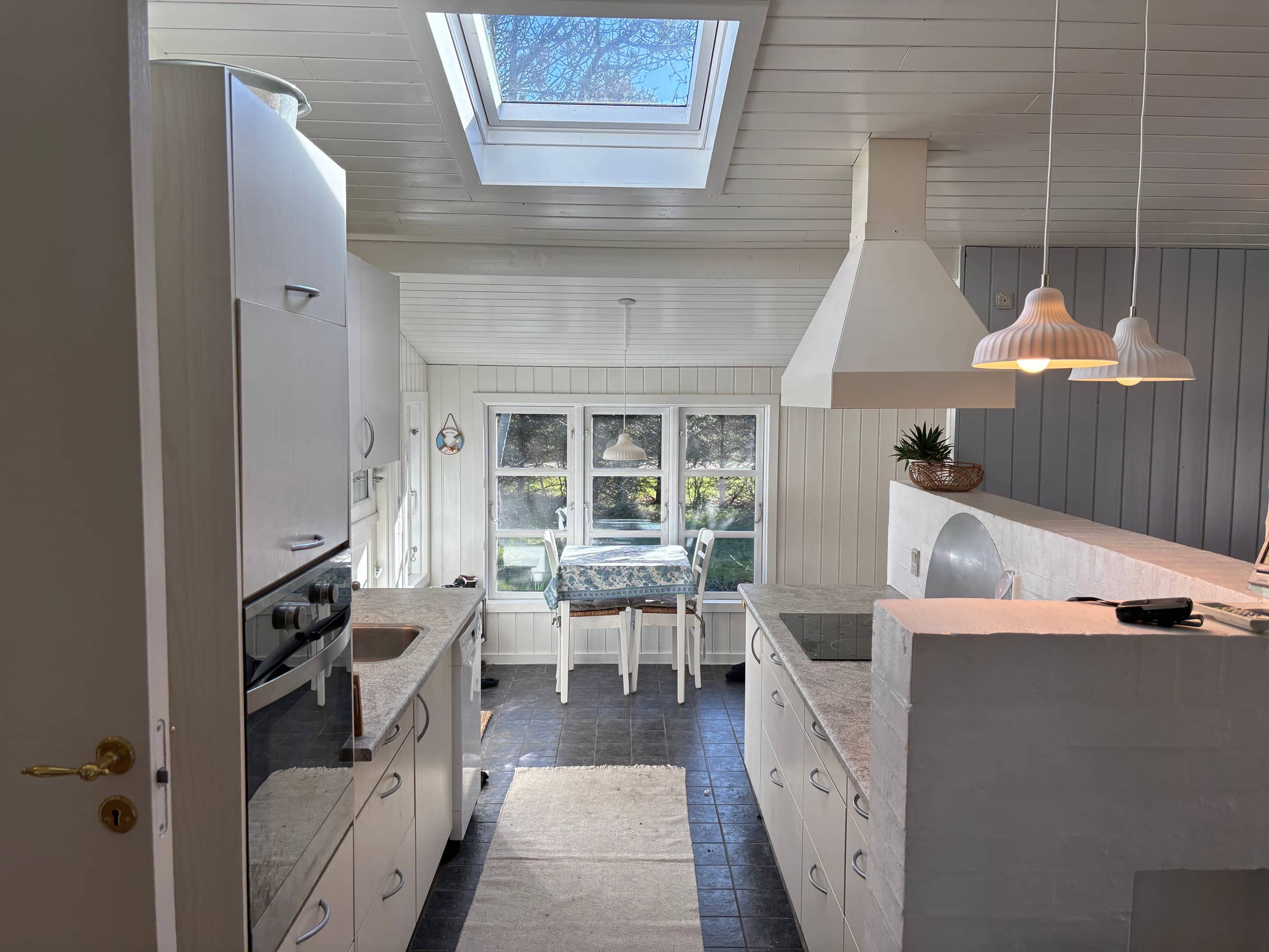 Nyistandsat sommerhus i Grønhøj med vildmarksbad billede 5