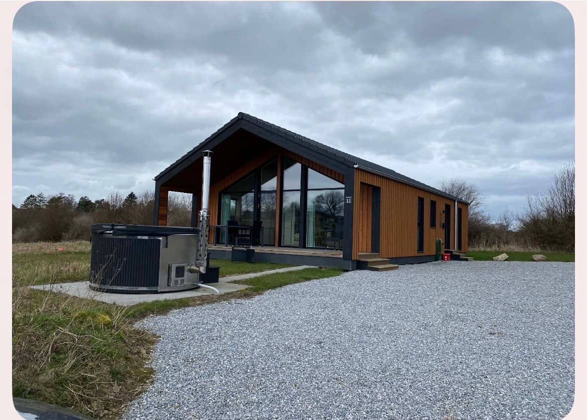 Sommerhusidyl med sauna og spa billede 4