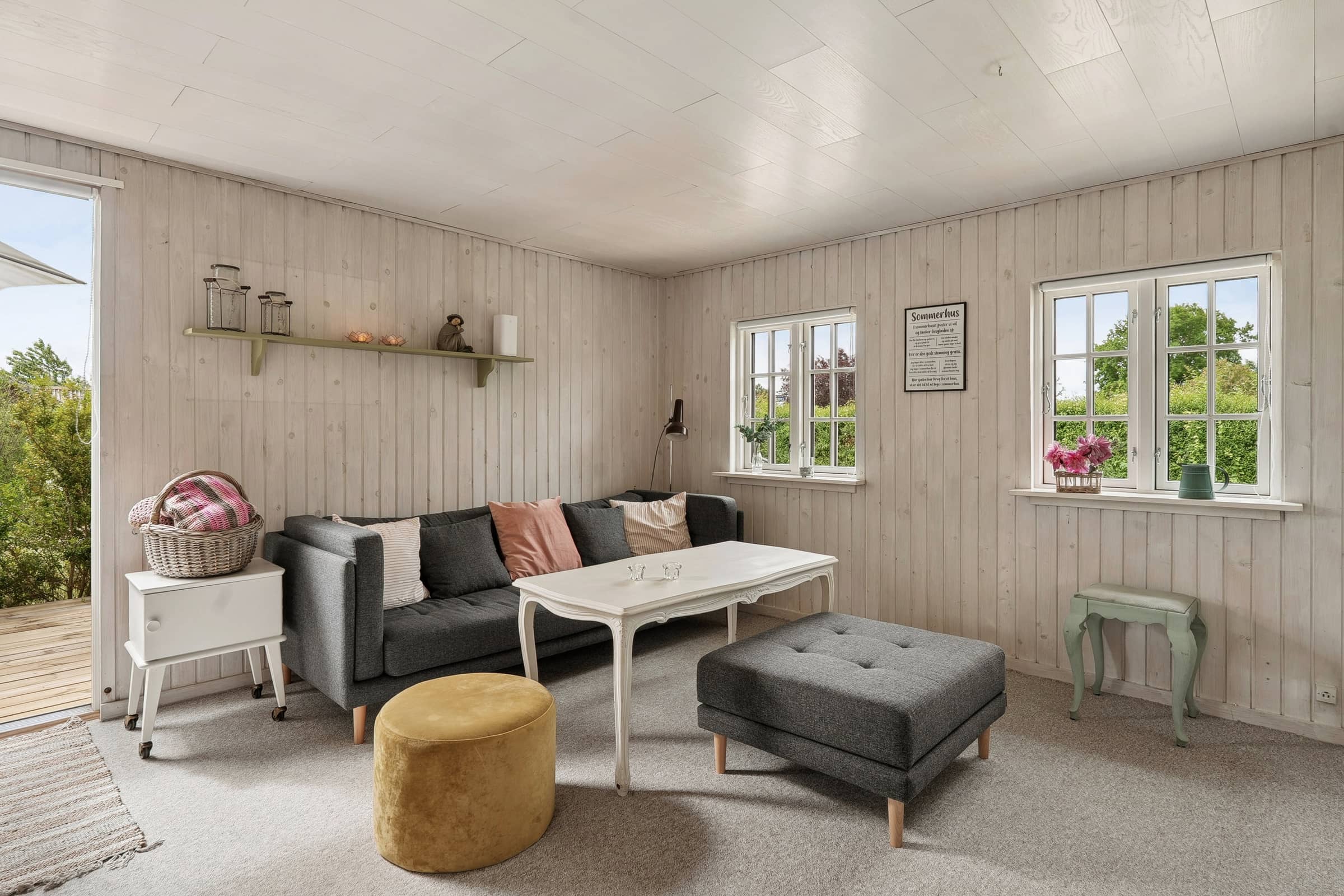 Sommerhusidyl med spa og stor terrasse billede 2
