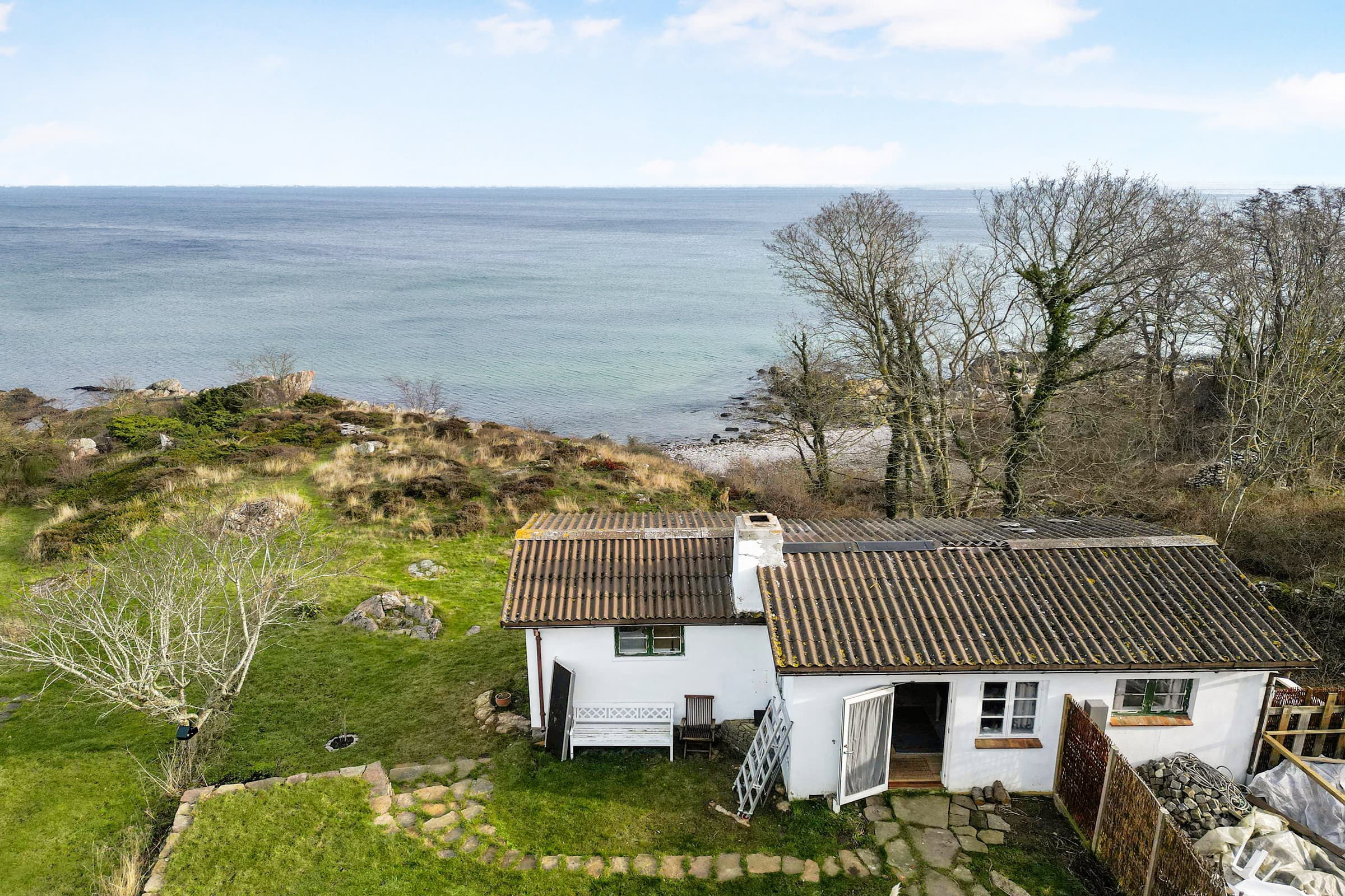 Sommerhus på Bornholm direkte ud til havet hovedbillede