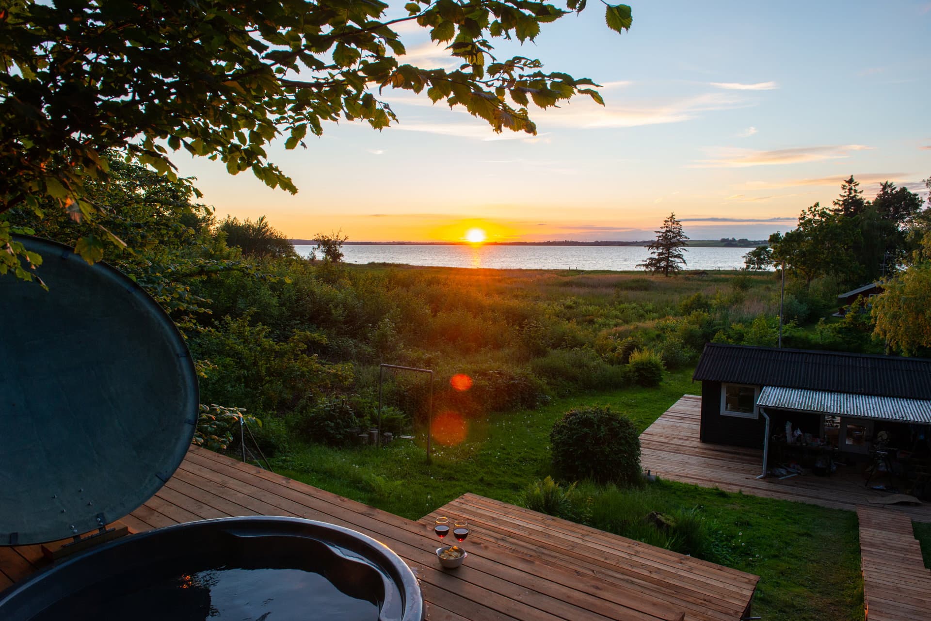 Dejligt sommerhus med vildmarksbad og god udsigt - billede 1