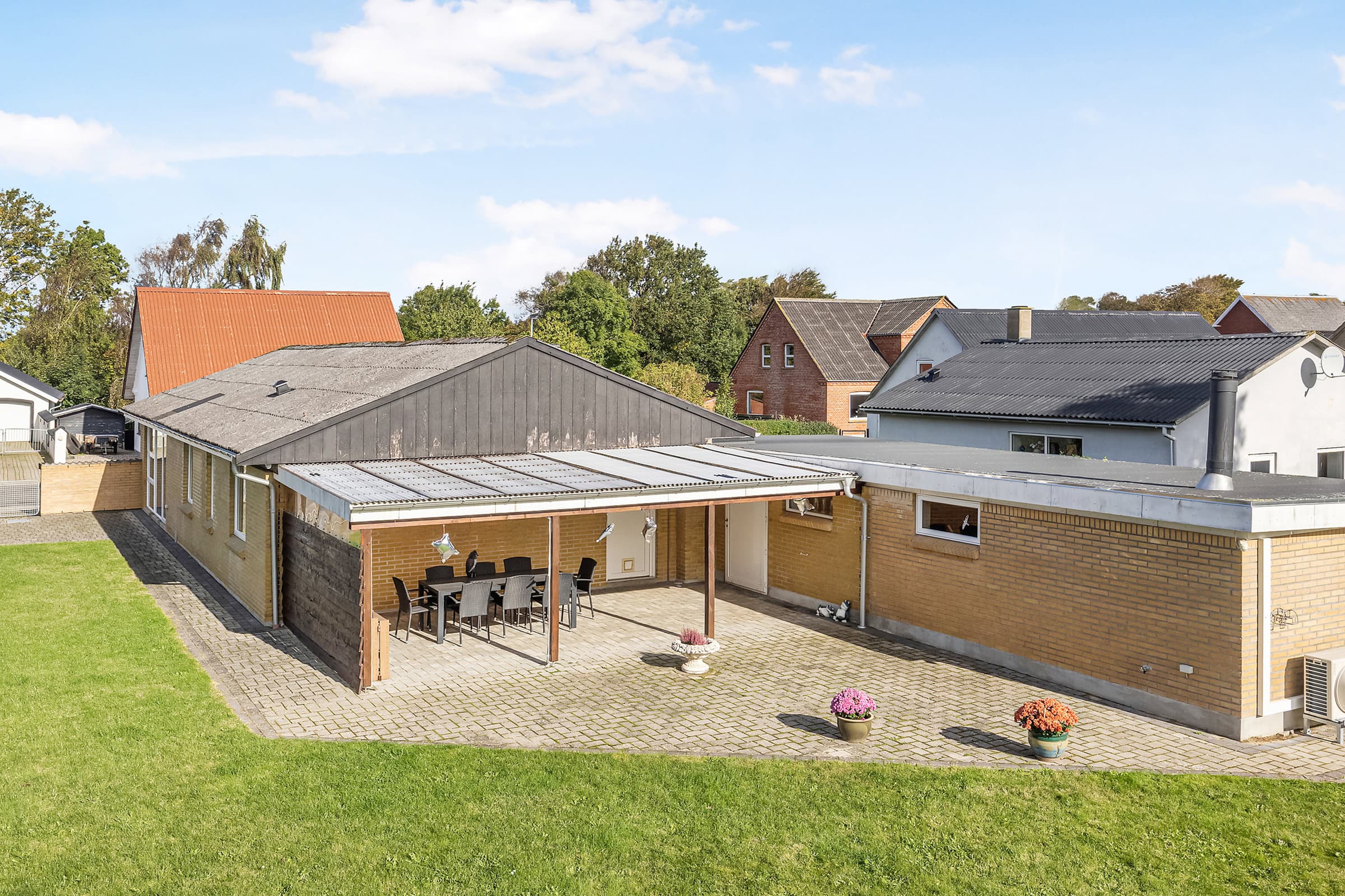 Hyggeligt og rummeligt byhus i Aars hovedbillede