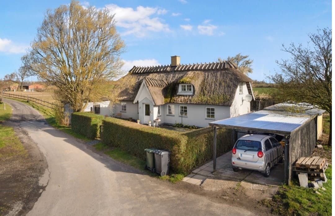 Hyggeligt hus på landet  i roligt område. hovedbillede