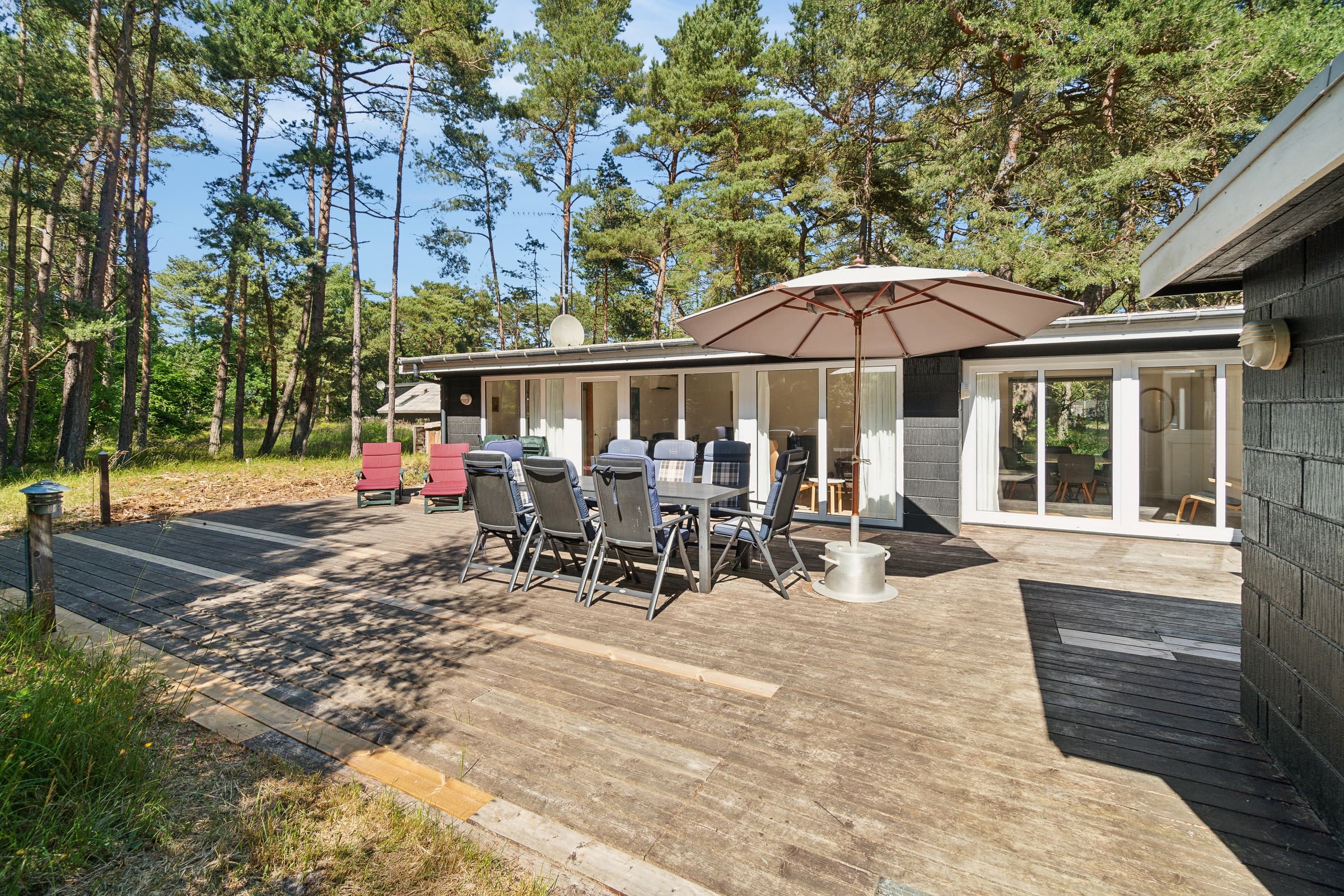  Dejligt sommerhus med sauna og terrasse hovedbillede