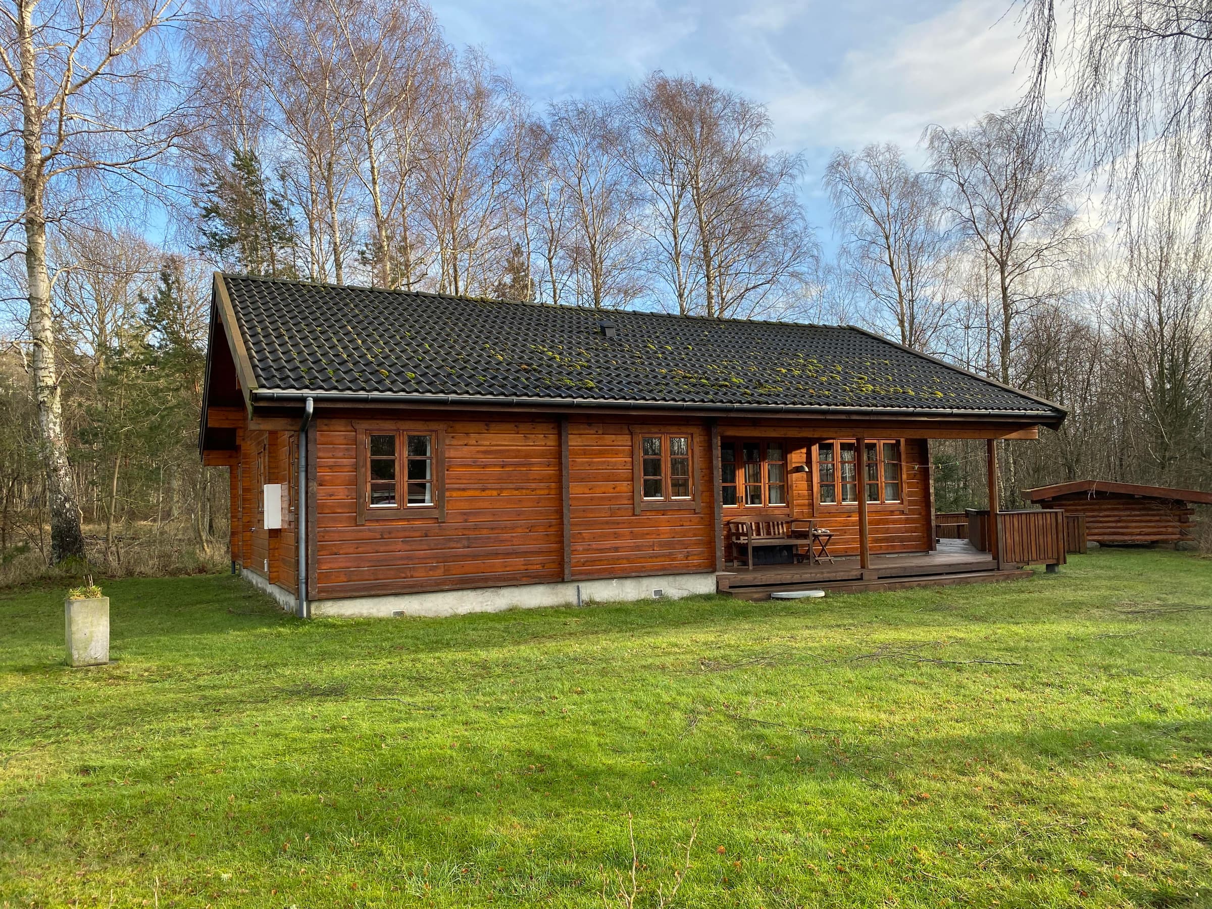 Familievenligt sommerhus i naturskønne omgivelser hovedbillede