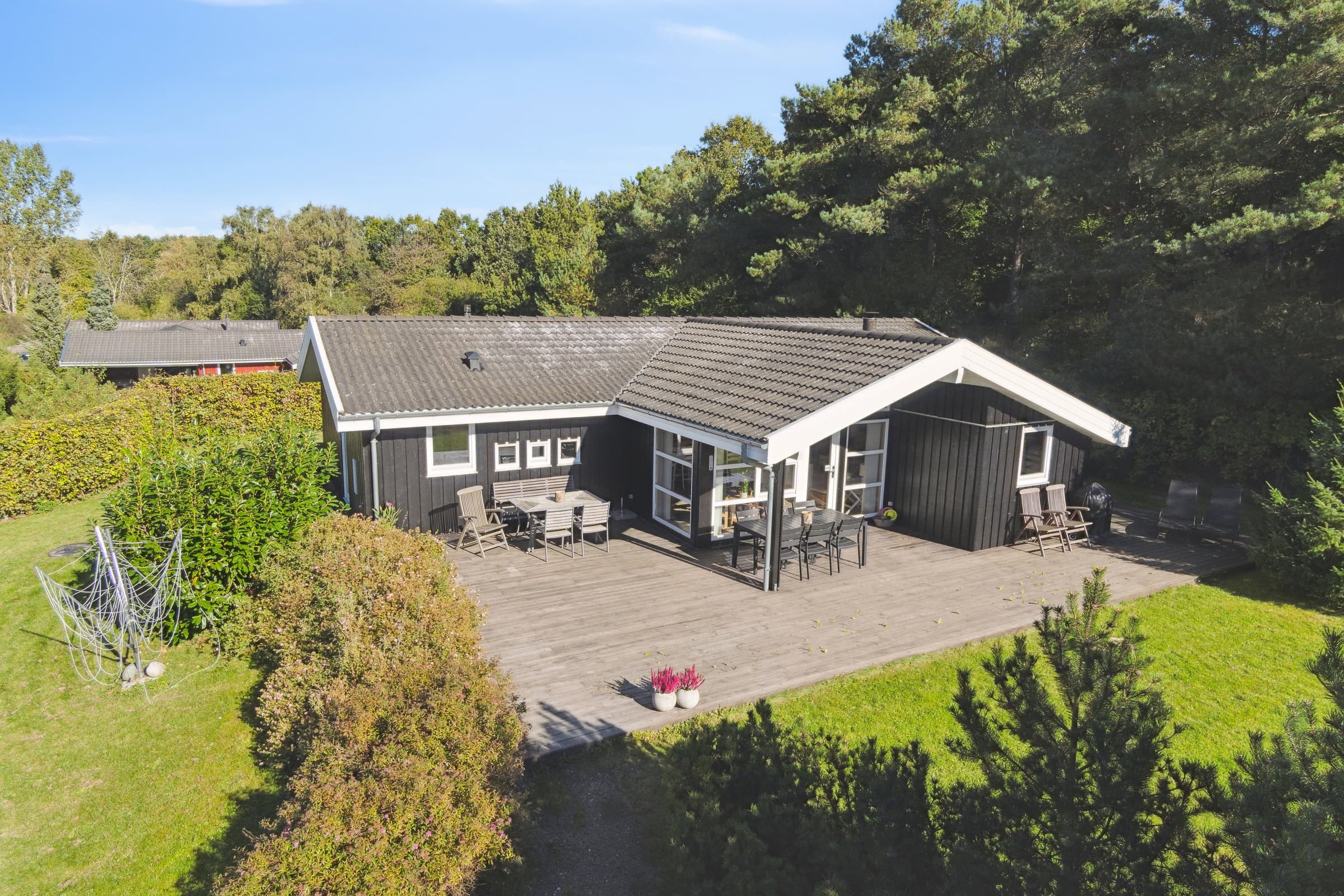 Lækkert 10 personers sommerhus med sauna og spa. hovedbillede