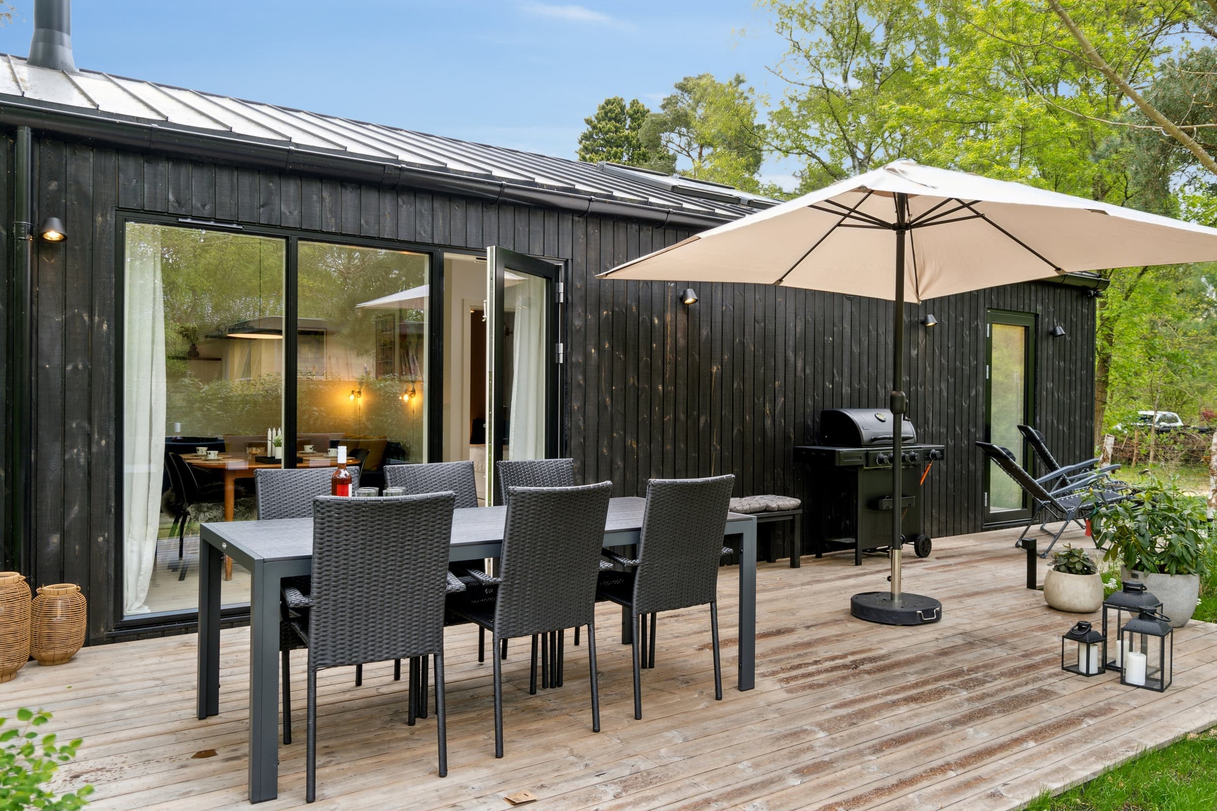 Nyere sommerhus tæt på Asserbo Plantage og Arresø hovedbillede