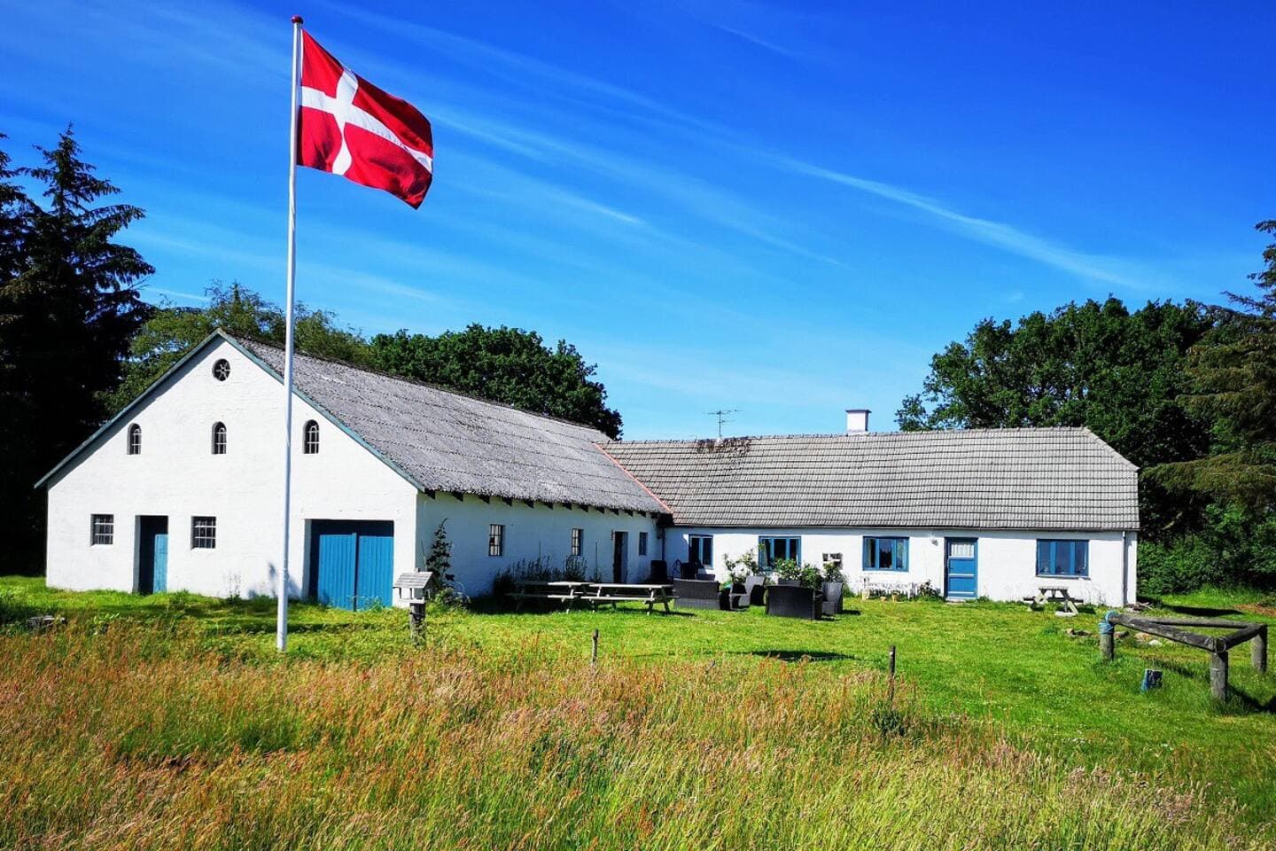 Bolig med plads til hele famillien hovedbillede