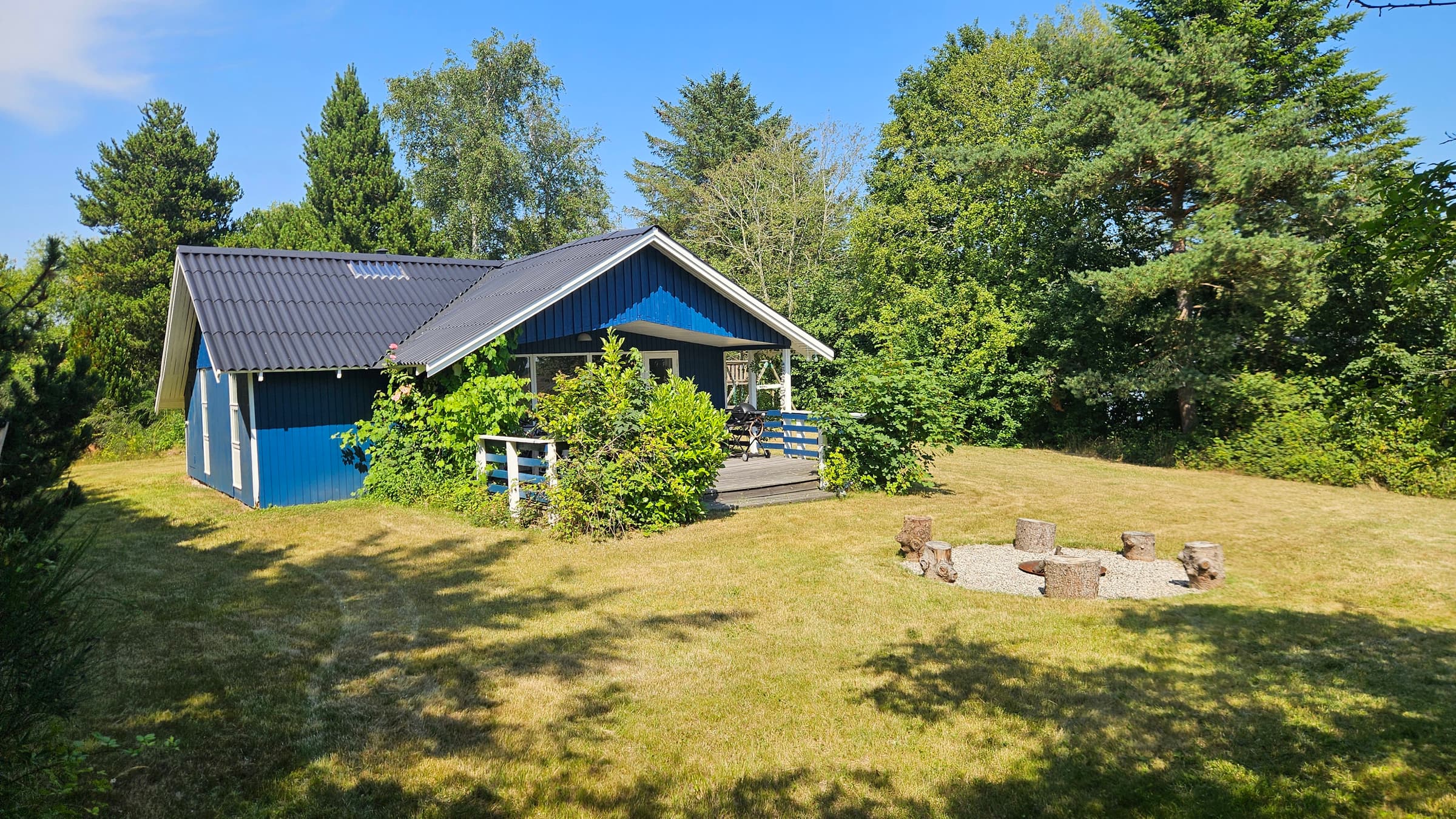 Velkommen til vores charmerende lille sommerhus! hovedbillede