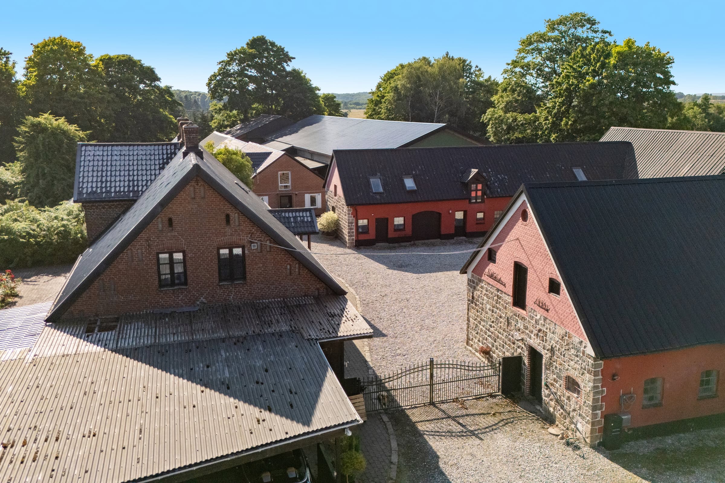 Lækkert hus med pool tæt på skønne Aarhus hovedbillede