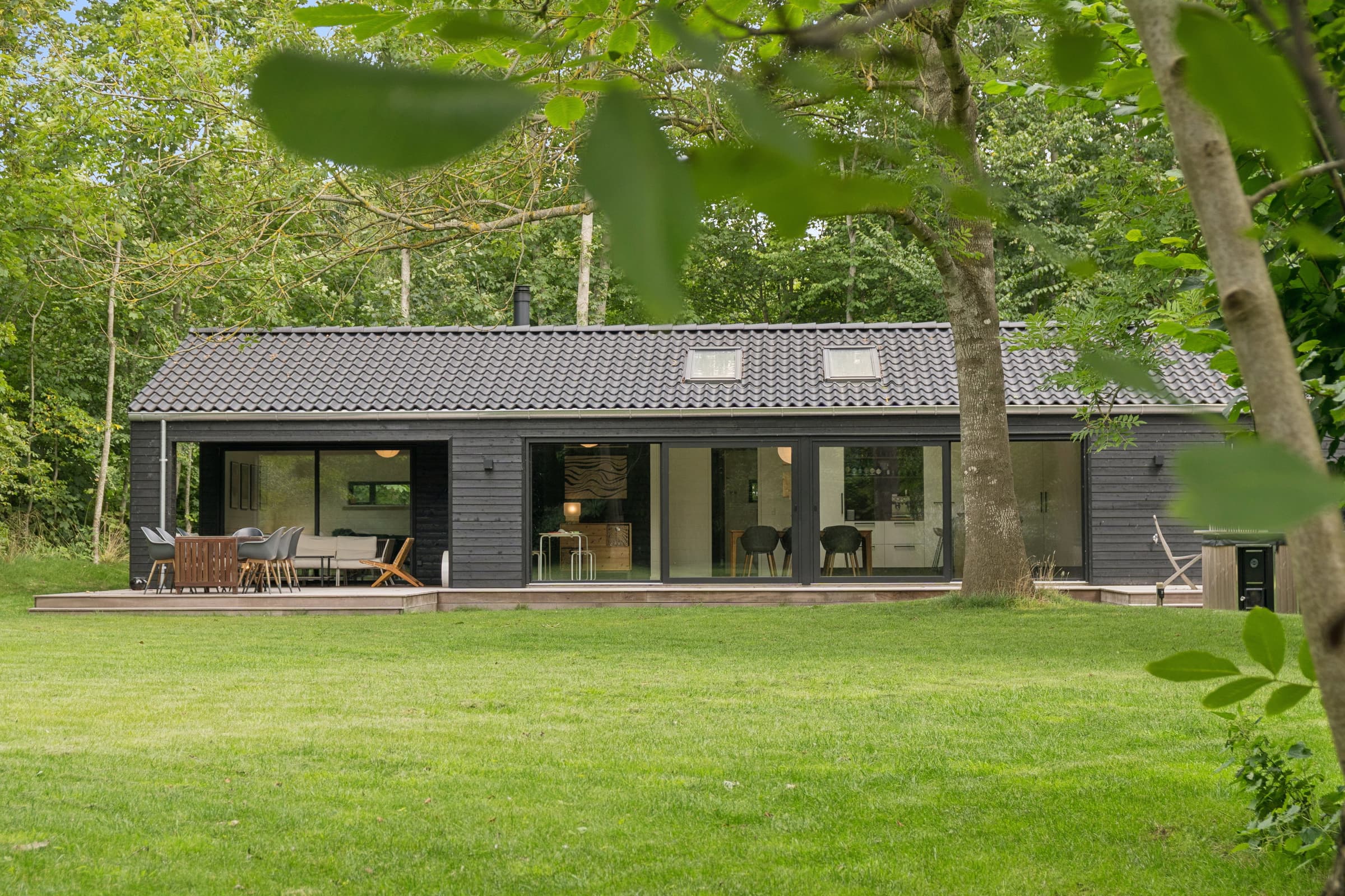 Dejligt lyst sommerhus ved Ordrup hovedbillede