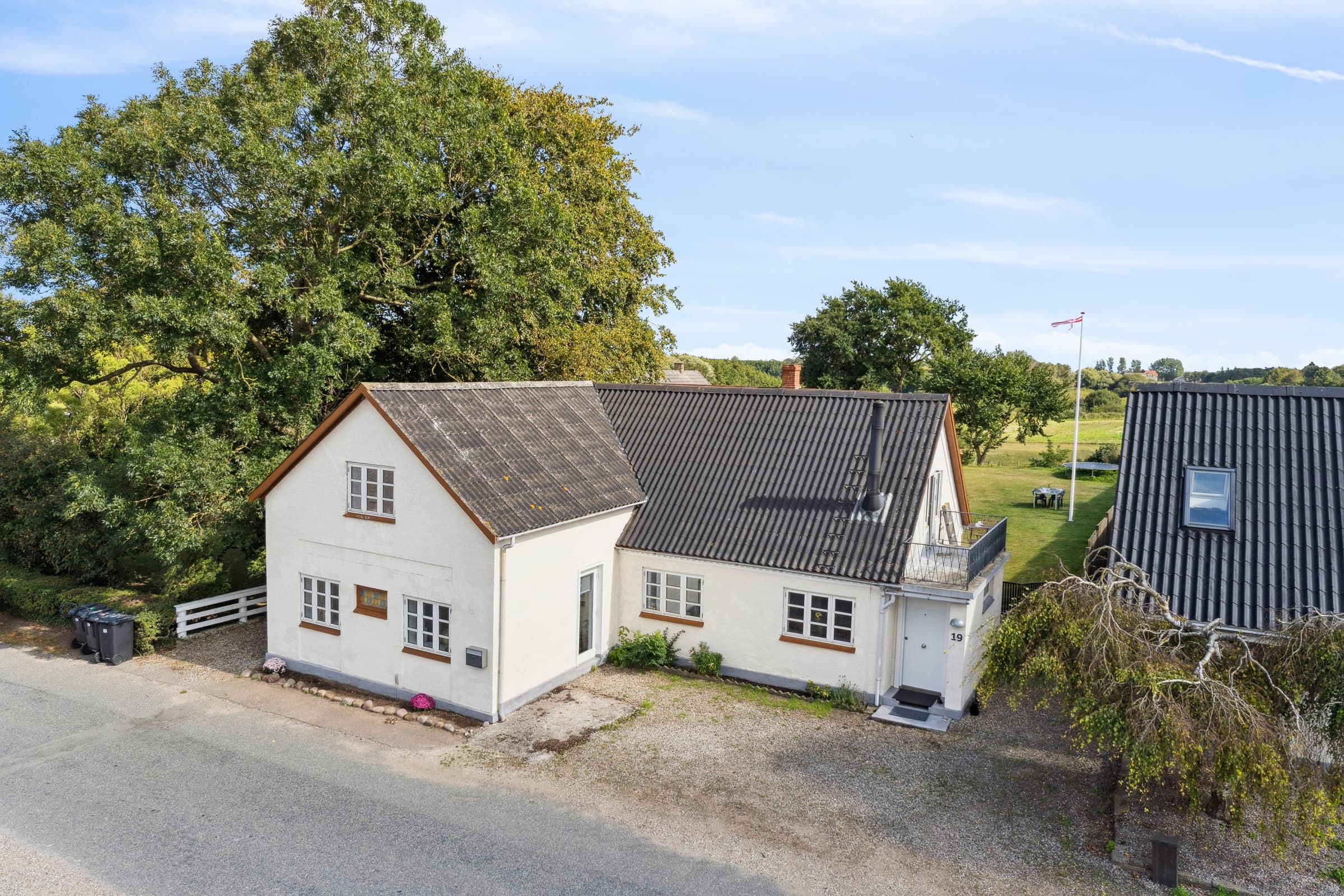 Hyggeligt og moderne hus i rolige omgivelser hovedbillede