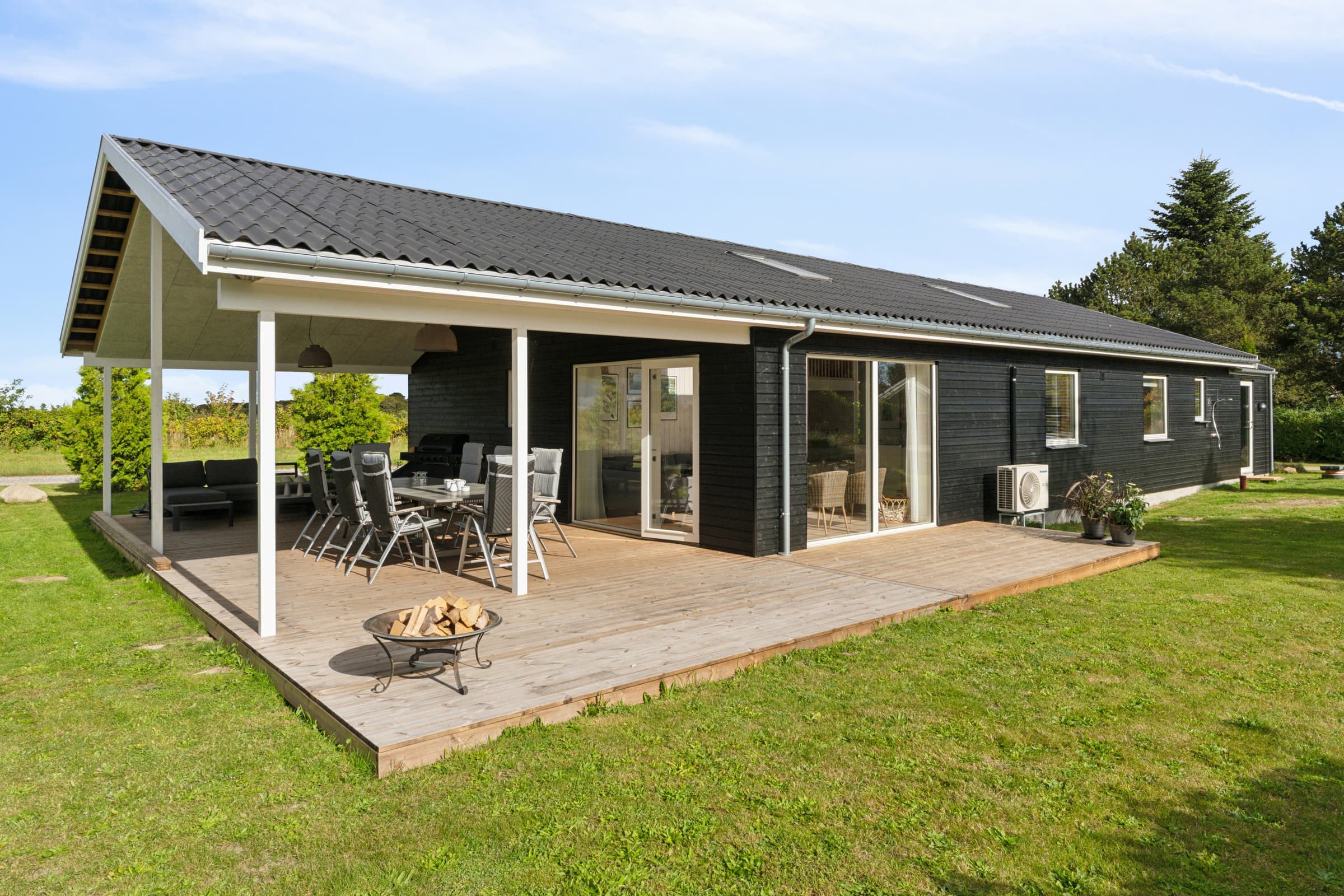 Rummeligt sommerhus på Bogø hovedbillede