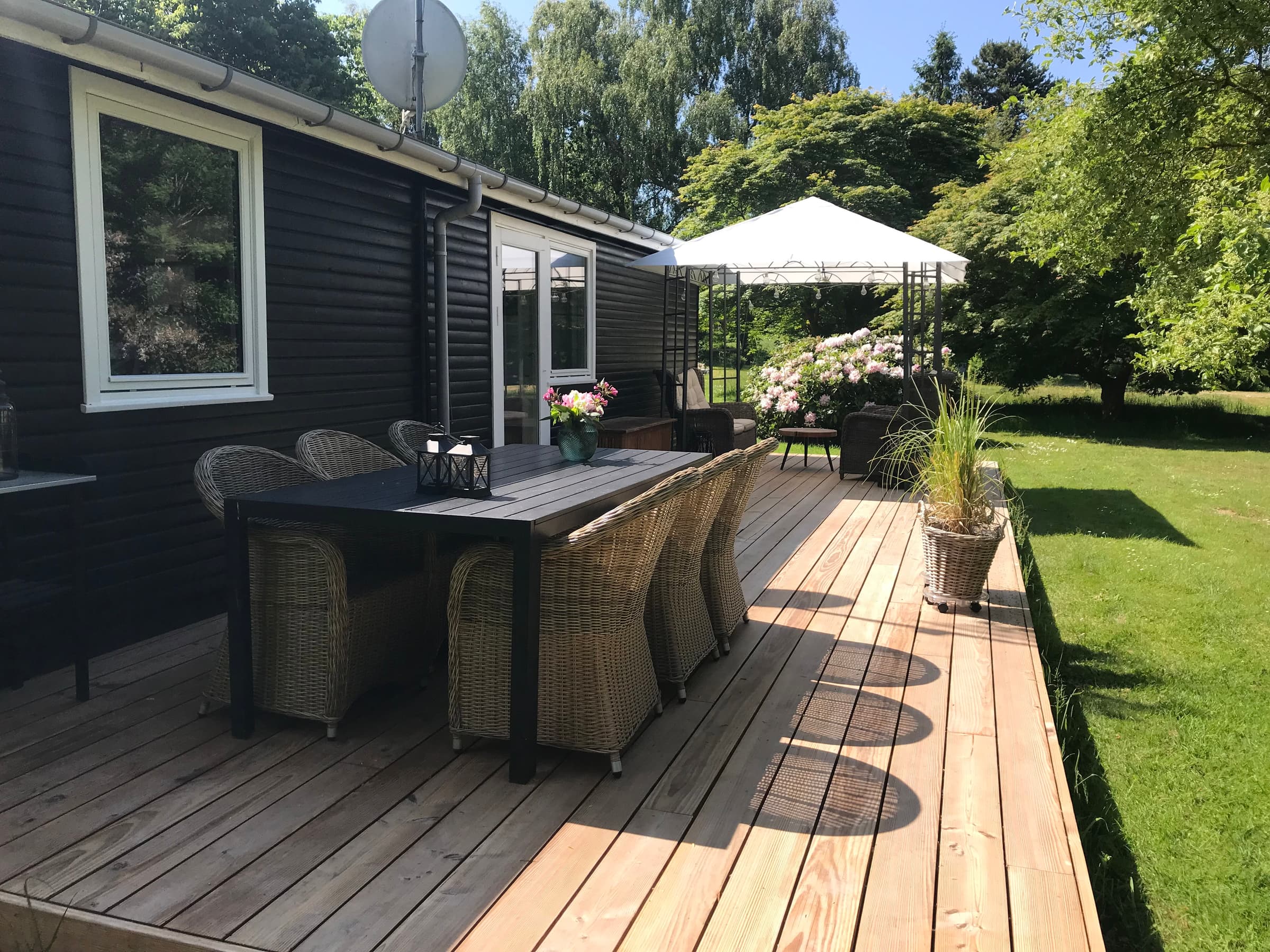 Fredeligt beliggende, hyggeligt og børnevenligt sommerhus hovedbillede