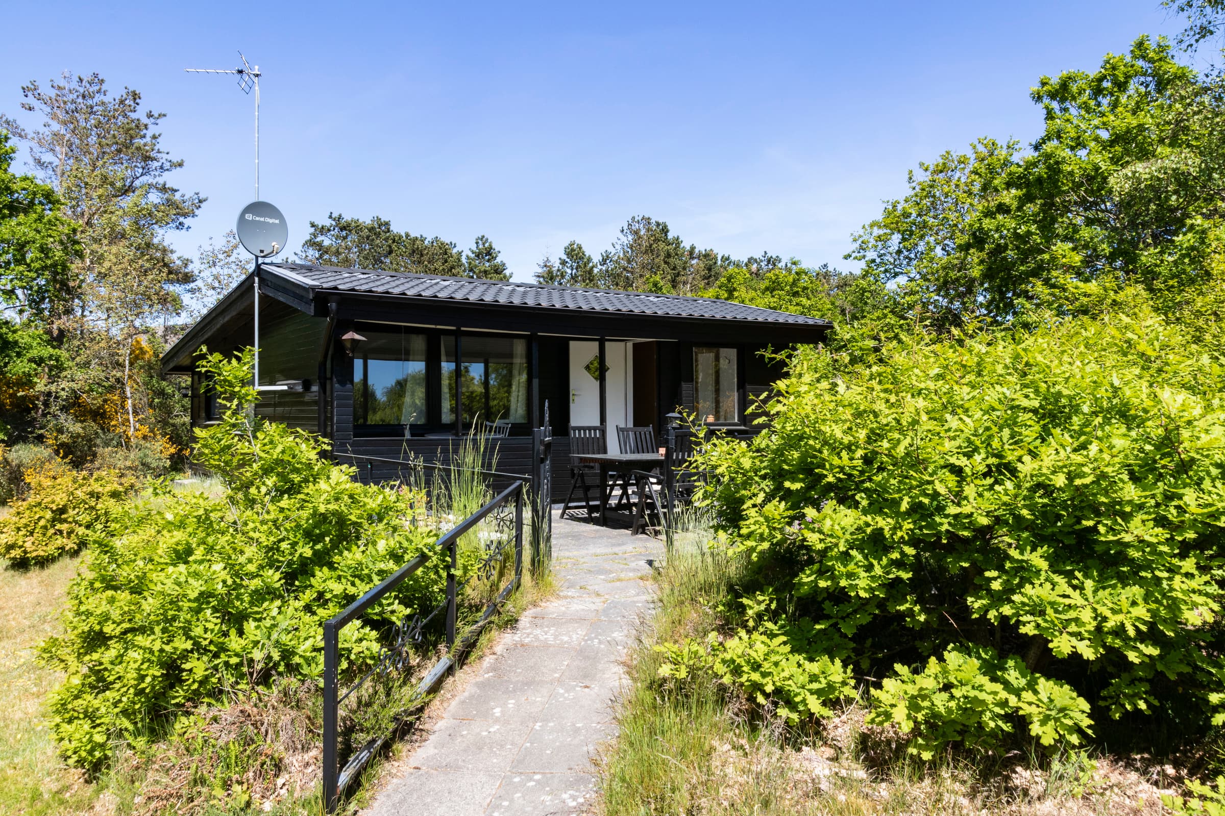 Hyggeligt sommerhus 100 m fra sandstrand - billede 1