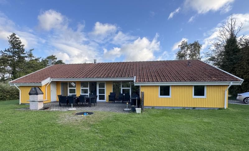 Familievenligt poolhus tæt på Marielyst Strand hovedbillede