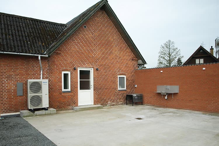 Feriehus i to etager - ca. 100 meter fra vandet. - billede 1