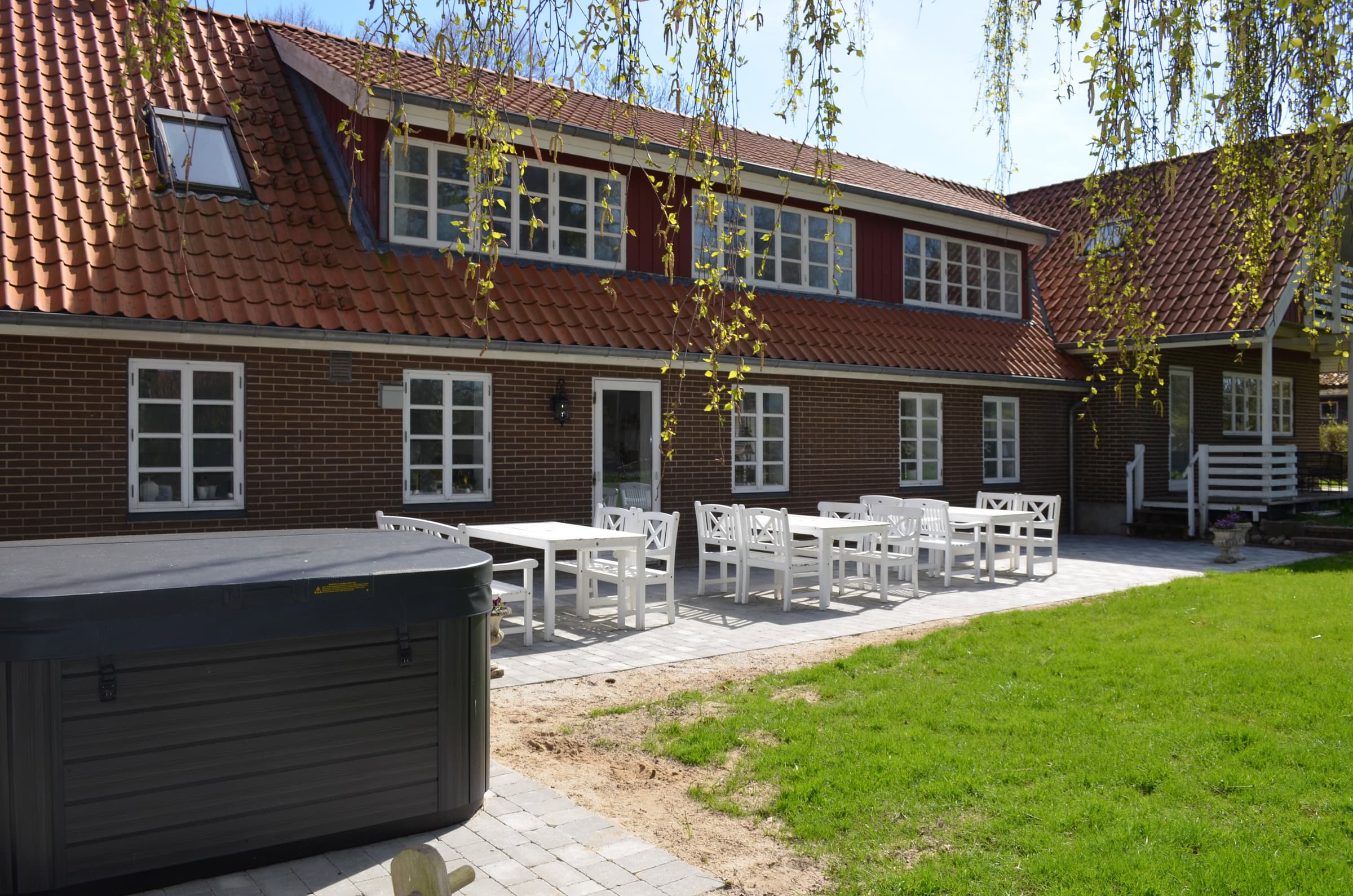 Stort feriehus i "badehotellet" stil  hovedbillede