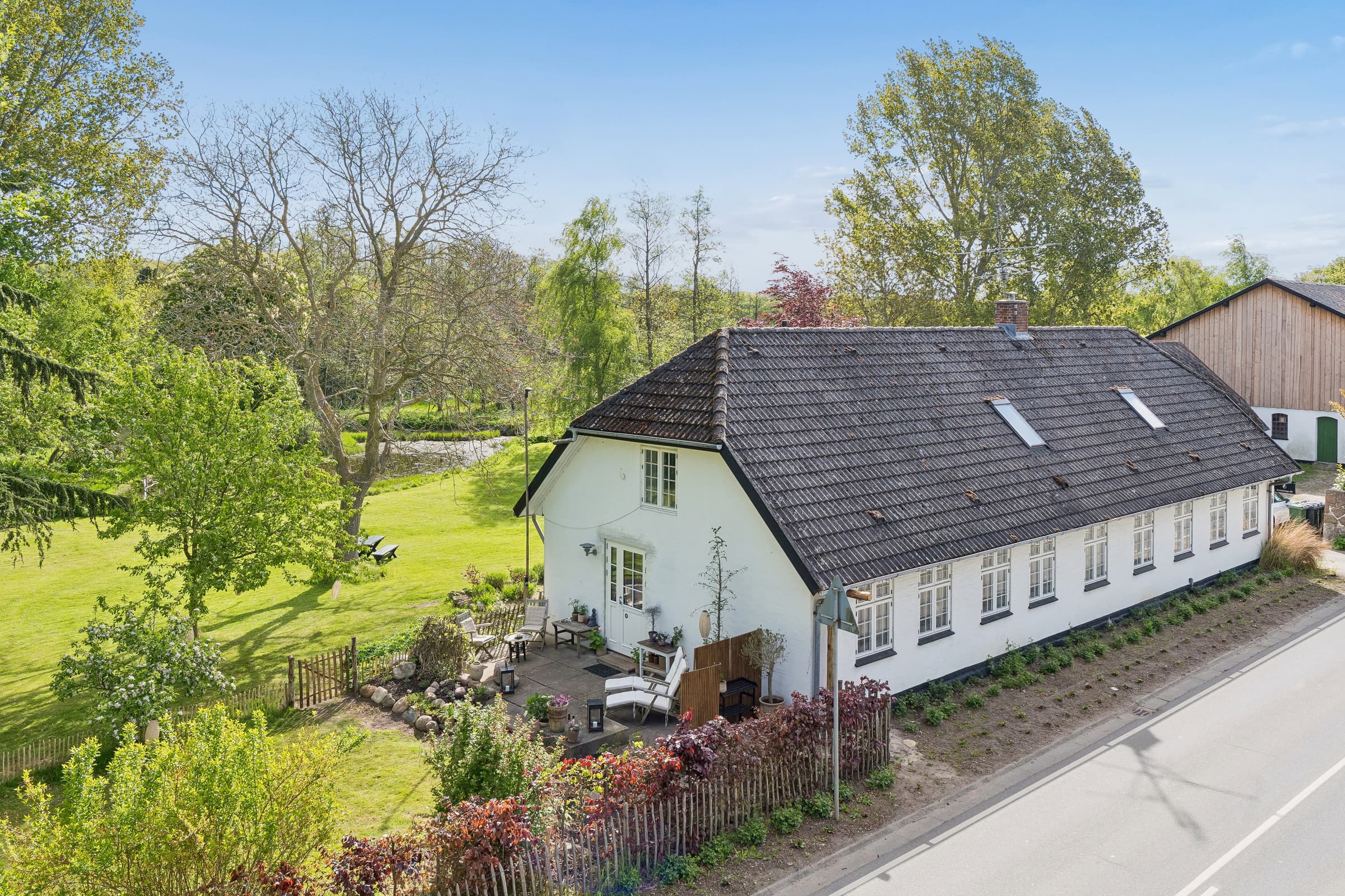 Nyrenoveret ferielejlighed i hjertet af Faldsled - billede 1