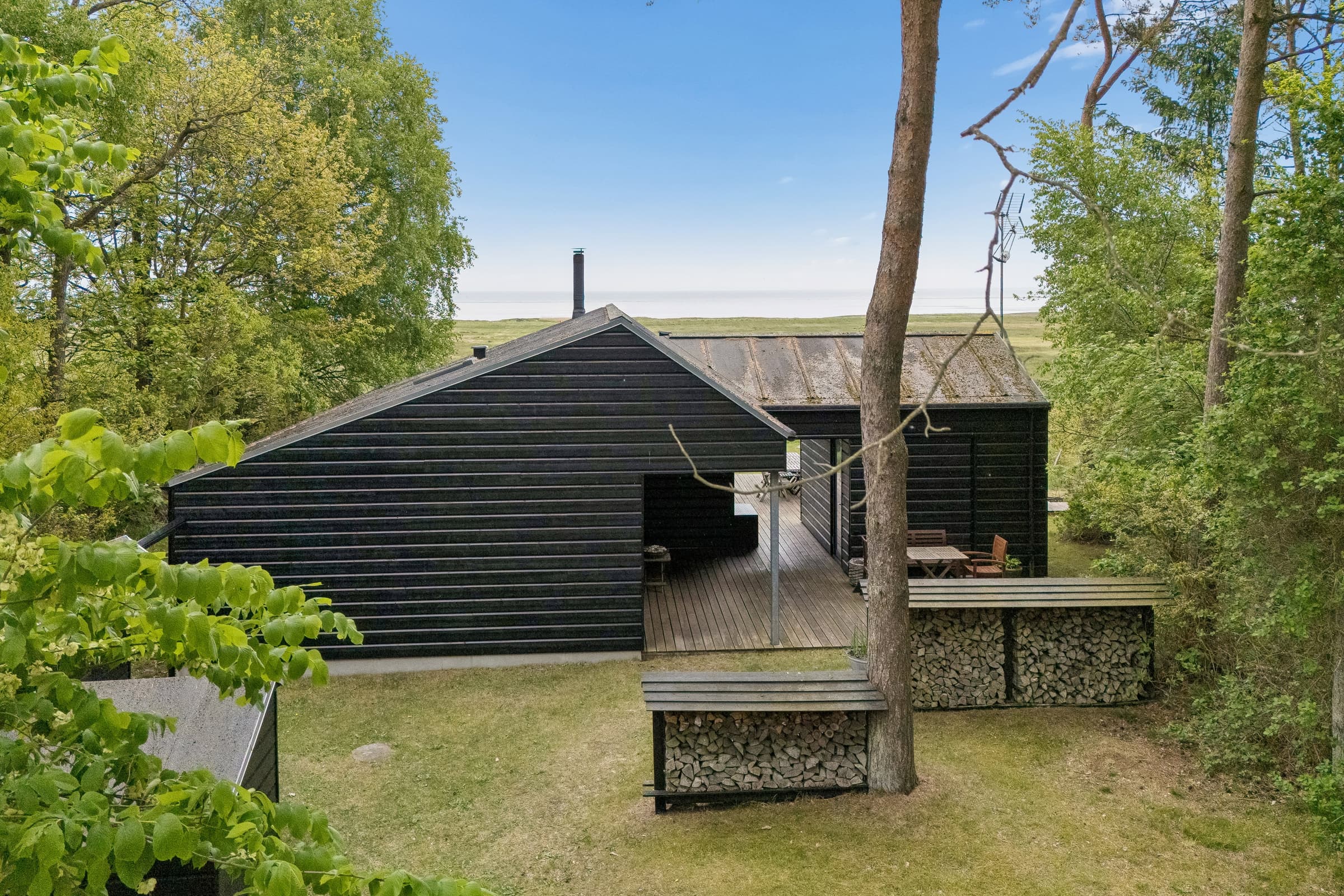 Hyggeligt lavenergihus med havudsigt hovedbillede