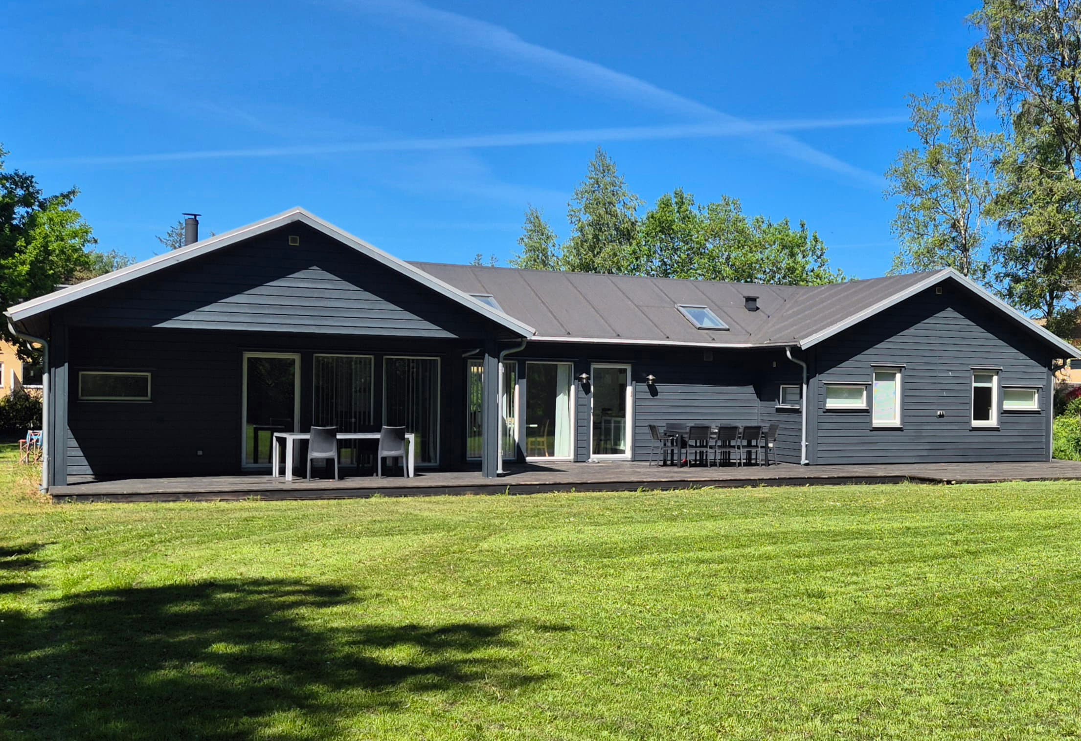 Stort luksussommerhus nær strand og restaurant hovedbillede