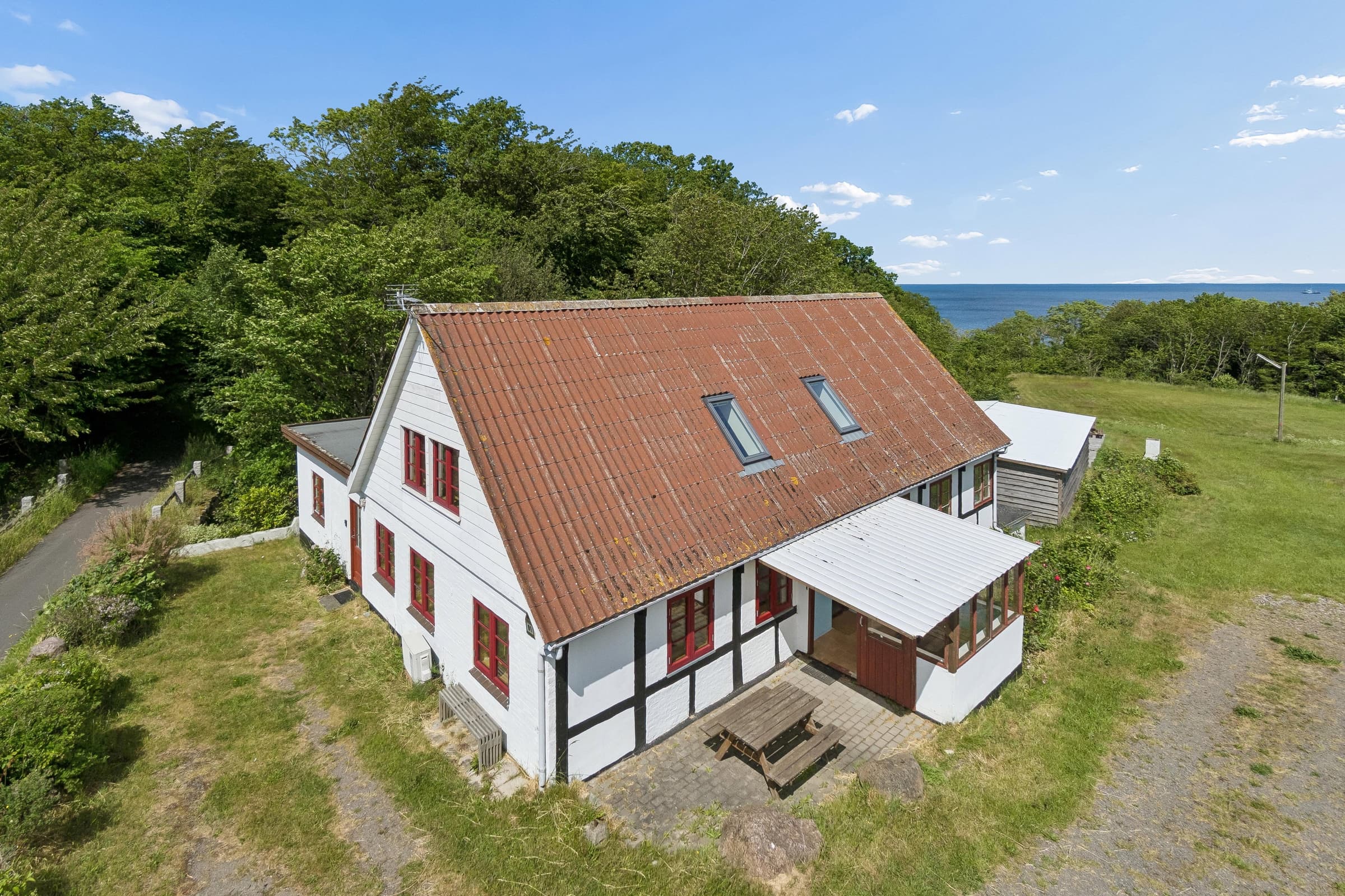 Dejligt sommerhus i 1. række mod Østersøen hovedbillede