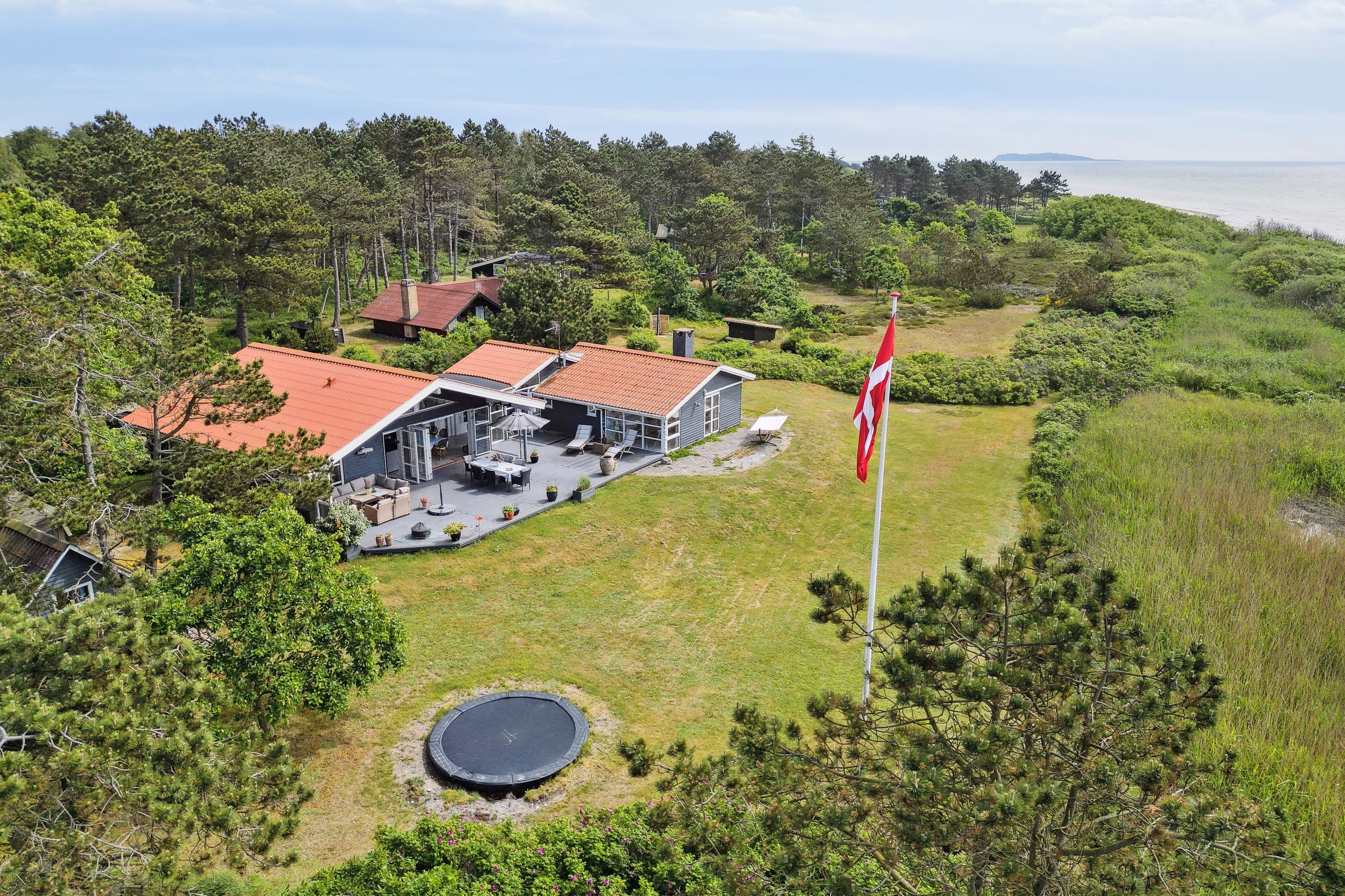 Fantastisk sommerhus med havudsigt - billede 1