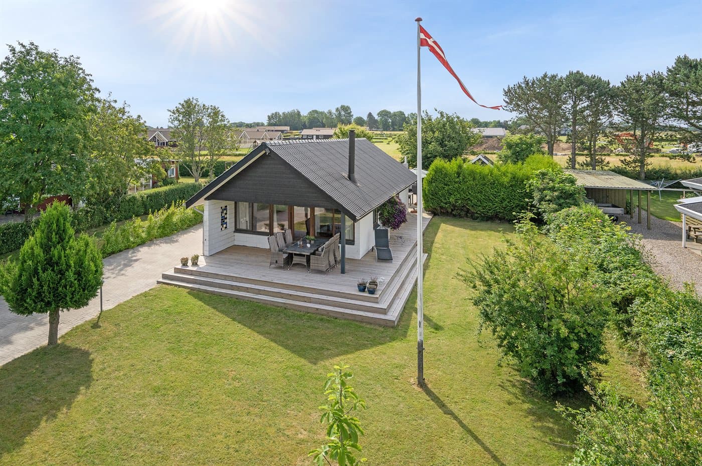 Hyggeligt sommerhus nær børnevenlig badestrand - billede 1