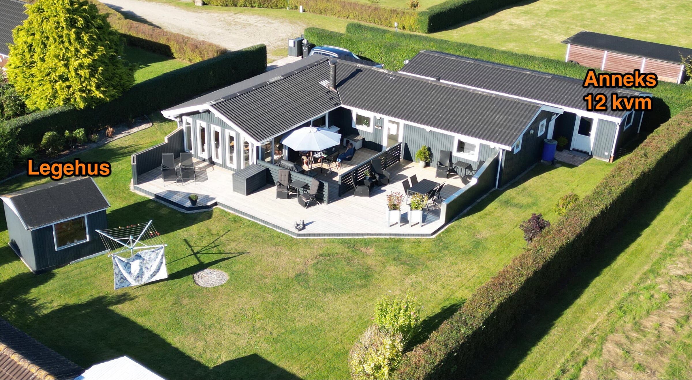 Roligt feriehus med anneks og skønne udearealer - billede 1