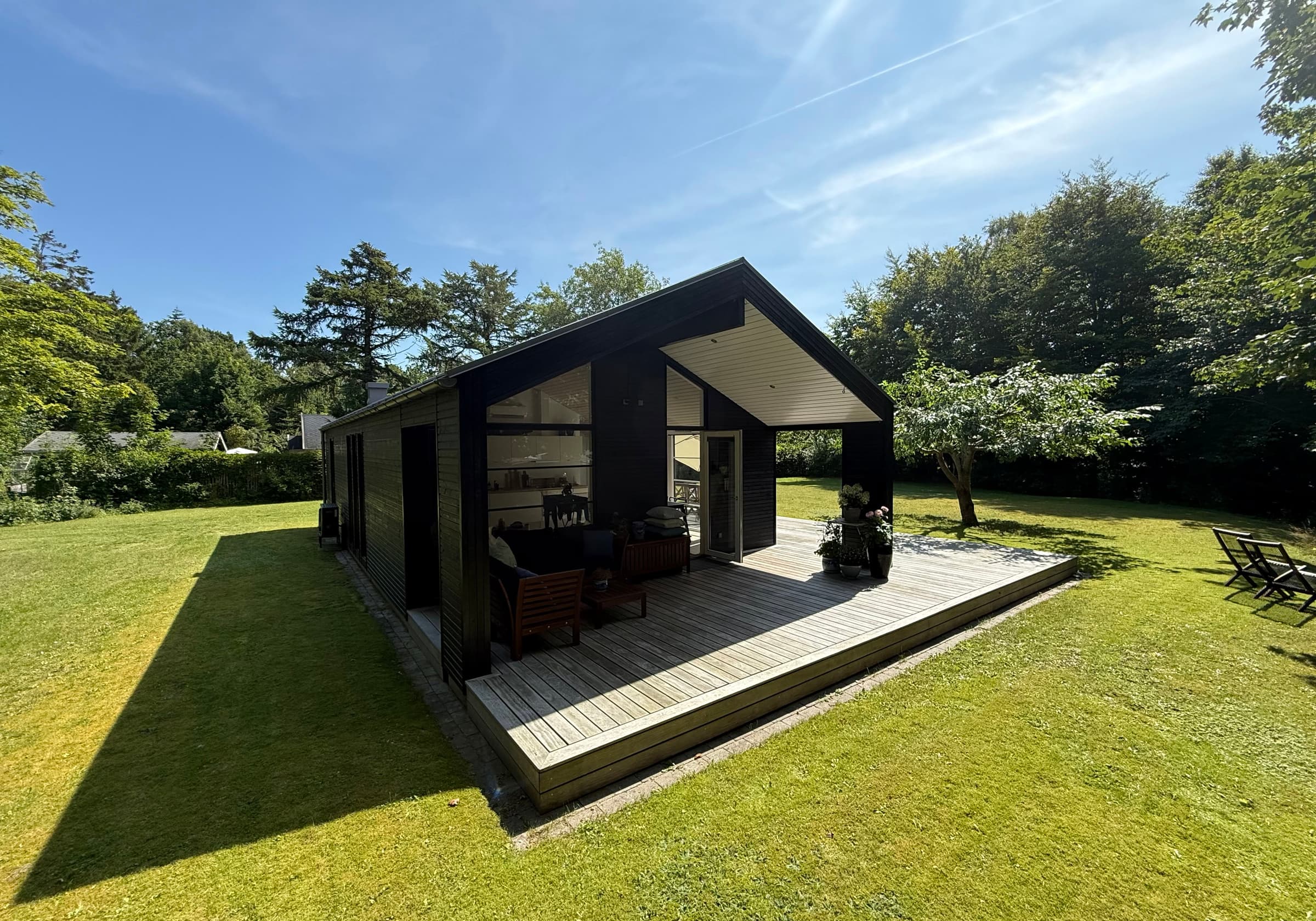 Moderne og stilrent sommerhus på nordkysten - billede 1
