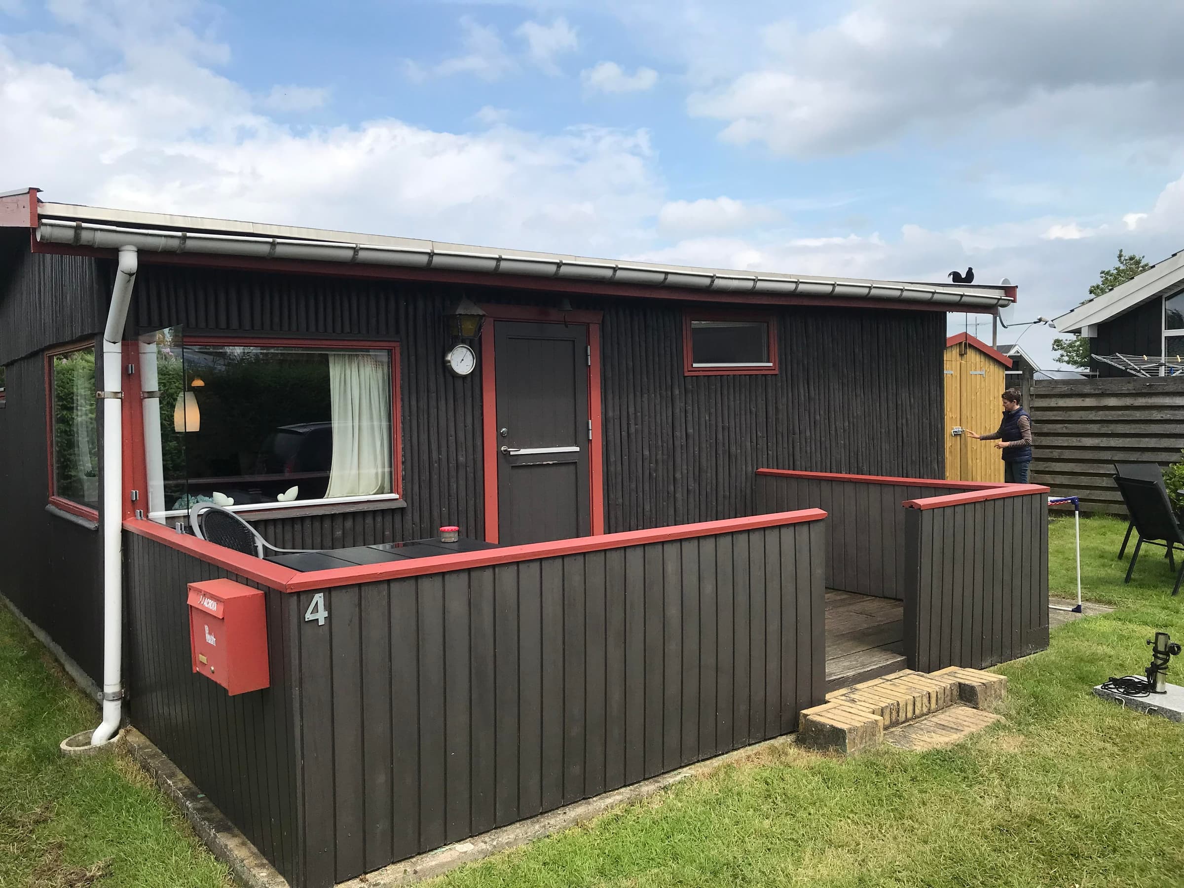 Hyggeligt sommerhus, kun 150 meter fra vandet. - billede 1