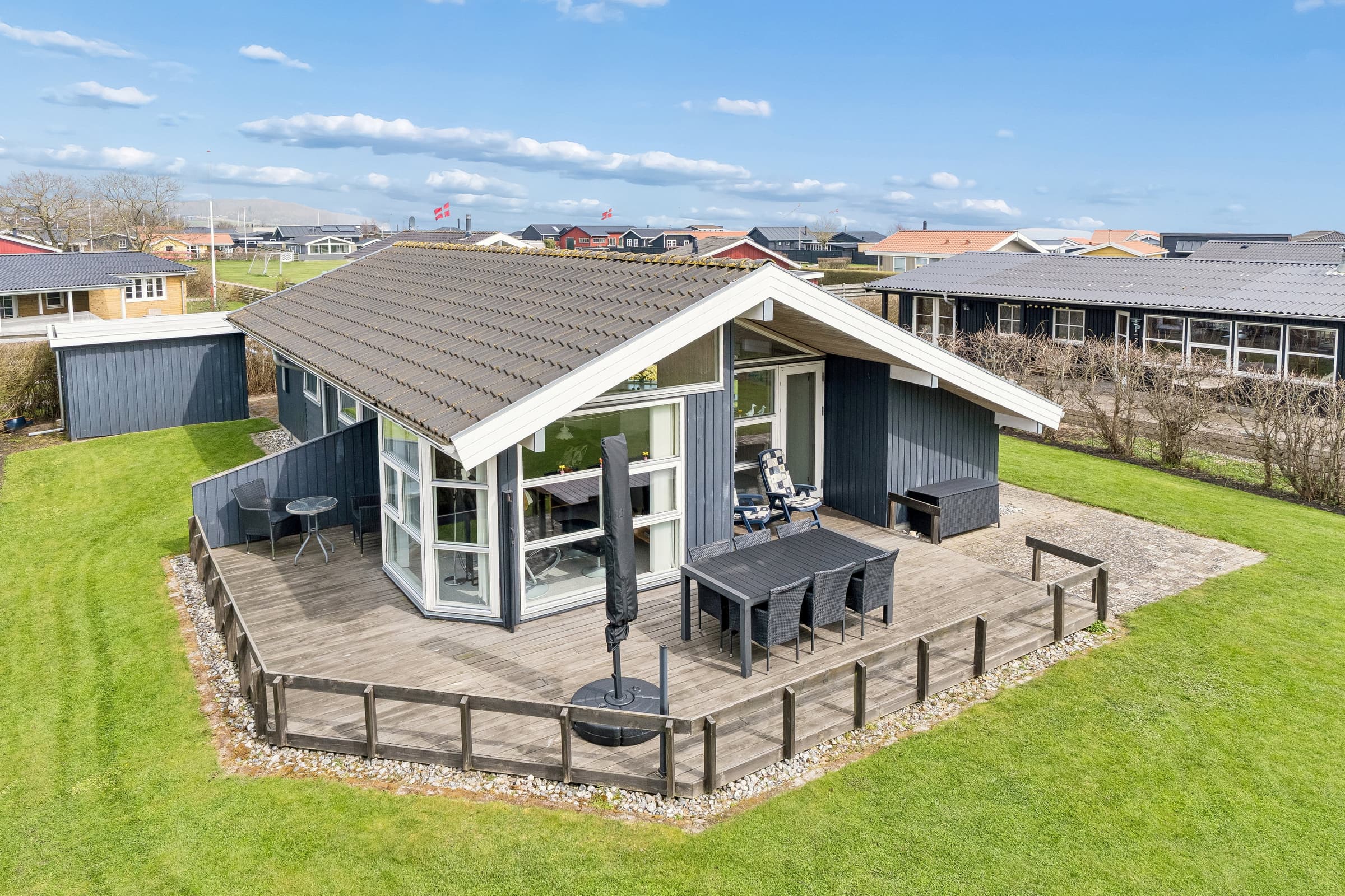 Feriehus med indendørs spa nær havet - billede 1