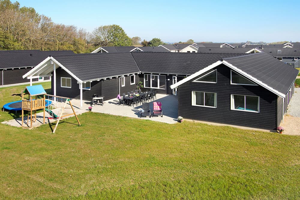Stort sommerhus med pool i Kegnæs på Als - billede 1