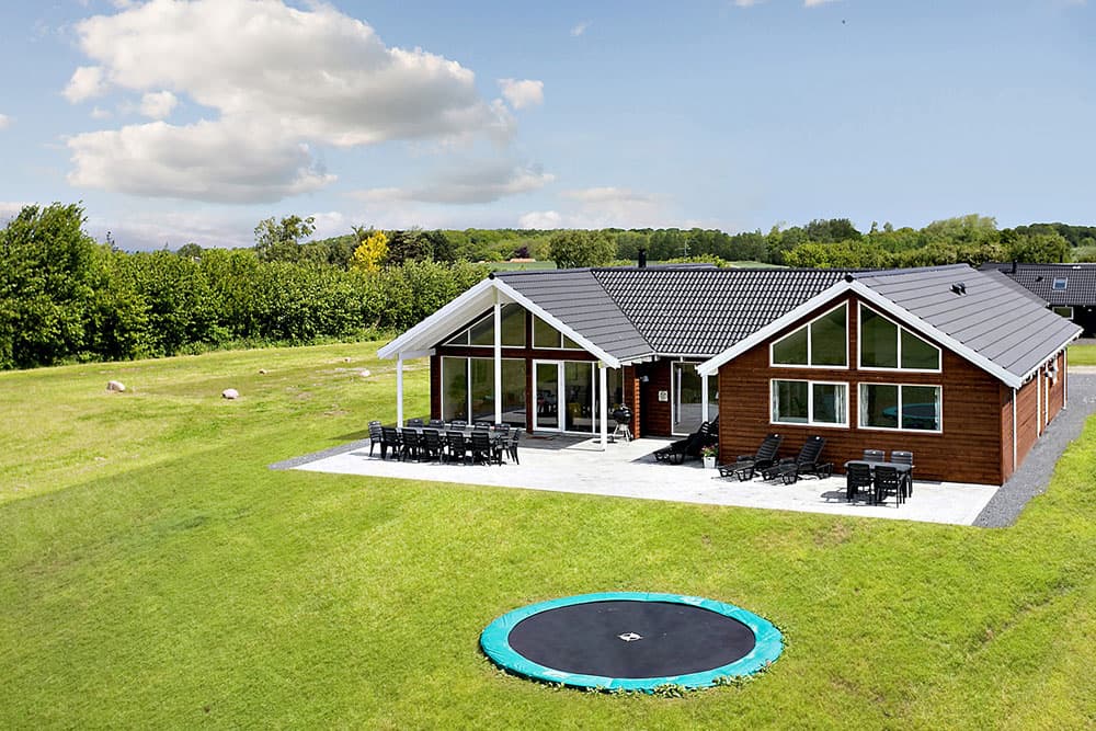 Poolhus med sjove aktivitetsmuligheder på Fyn - billede 1