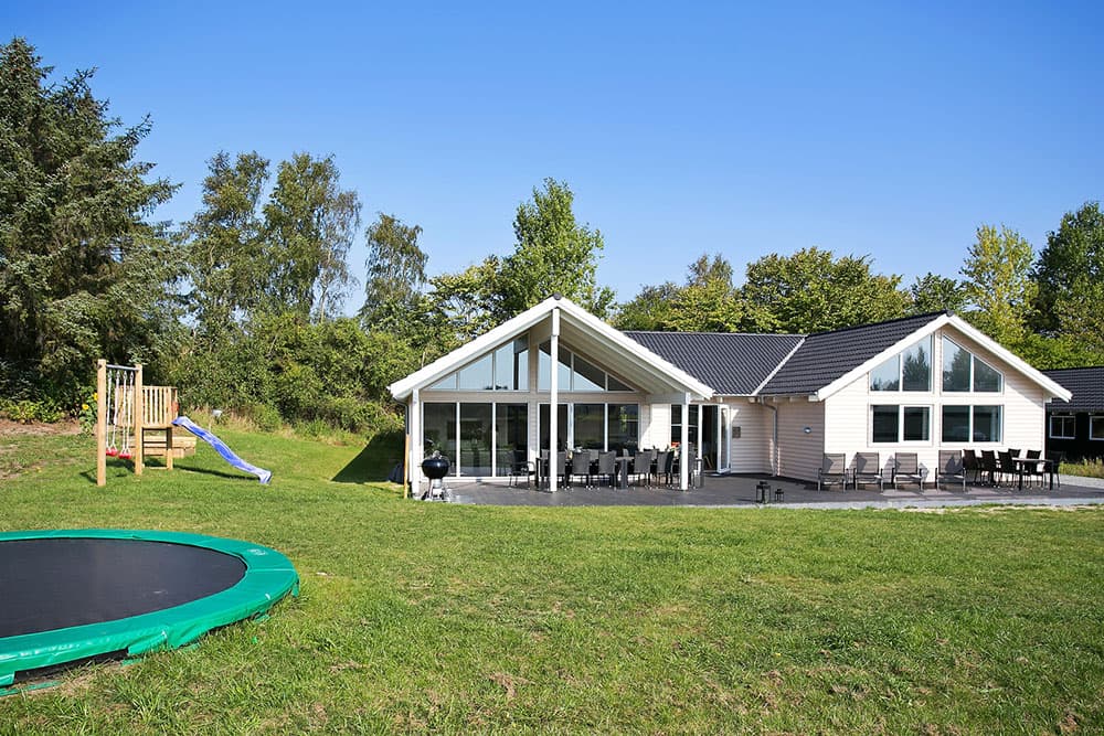 Velindrettet poolhus til 18 personer i Vejby Strand nær Rågeleje - billede 1