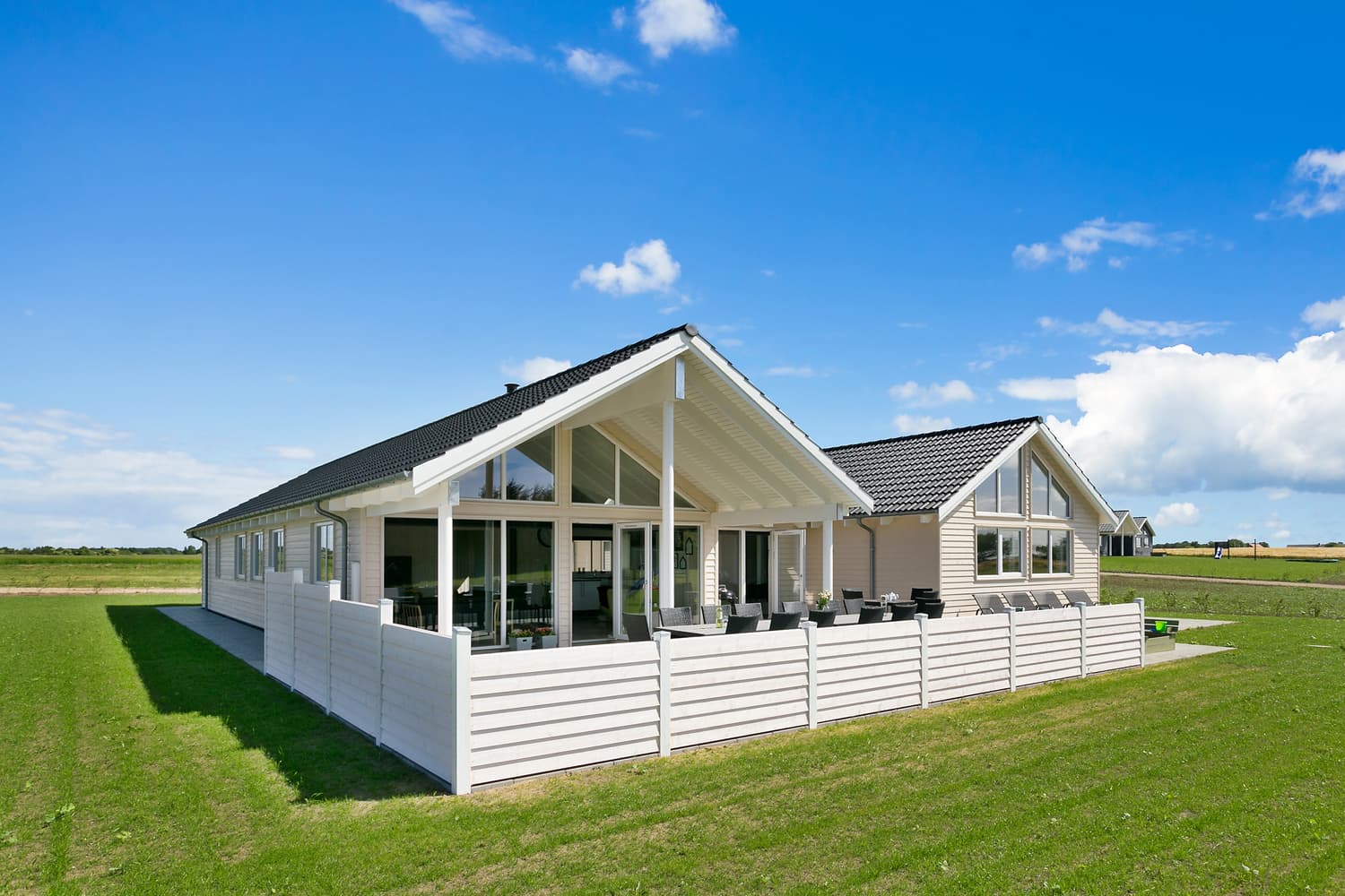 Stort sommerhus til hele familien i Hostrup Strand ved Limfjorden - billede 1
