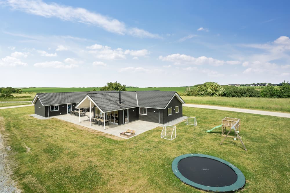 Familievenligt sommerhus ved den børnevenlige Grenå Strand - billede 1