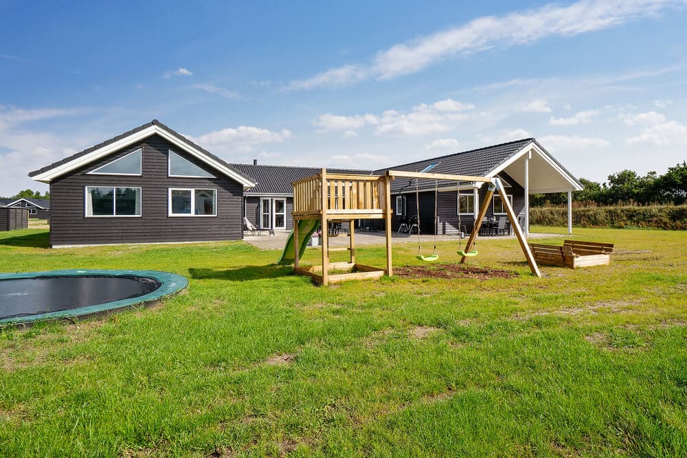Stort sommerhus ved Vestkysten - billede 1