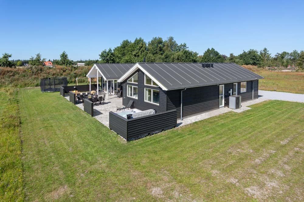 Lækkert poolsommerhus i ferieparadiset Ålbæk - billede 1