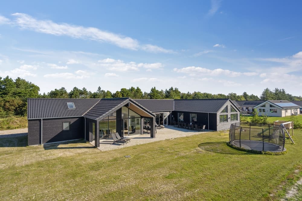 Lækkert poolhus til 24 personer i Houstrup på Vestkysten - billede 1