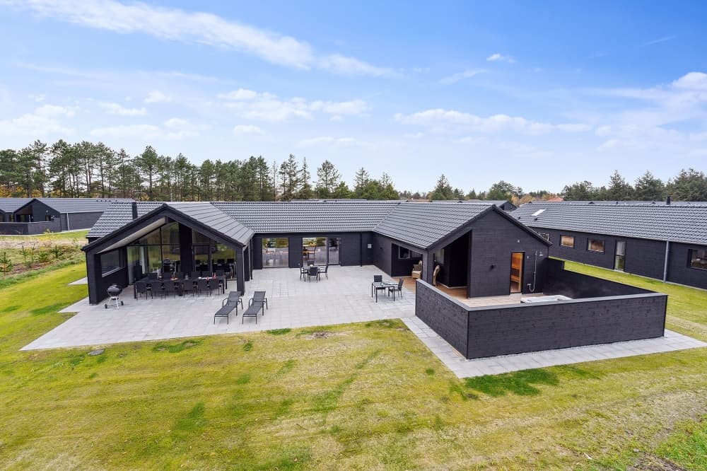 Lækkert VillaVilla-hus med pool og tæt på strand - billede 1